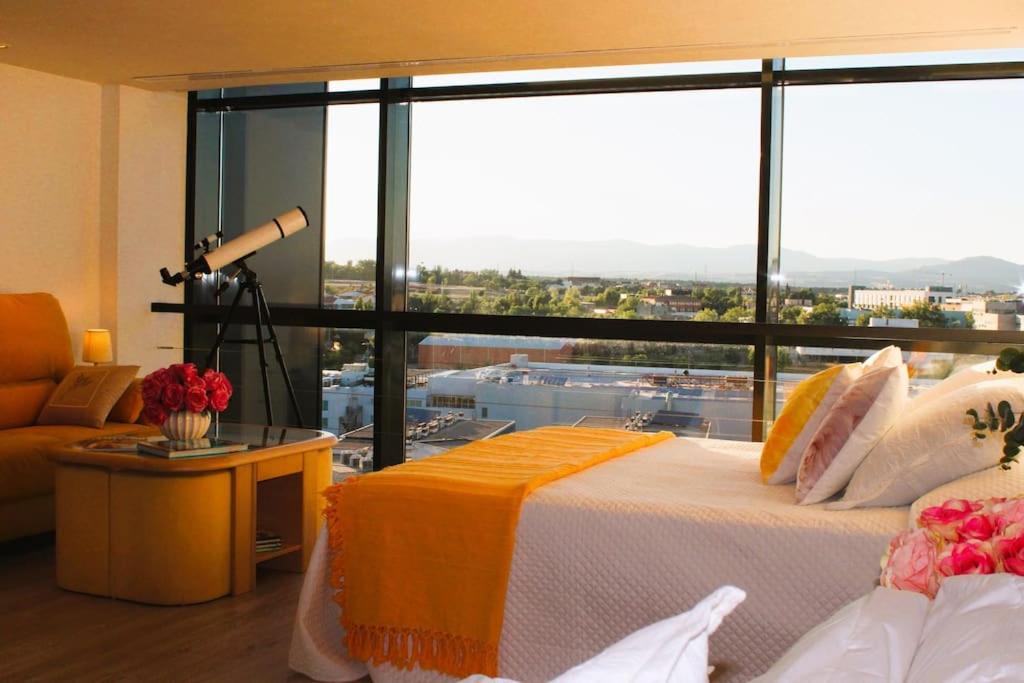Two-Bedroom Apartment with Mountain View photo 2