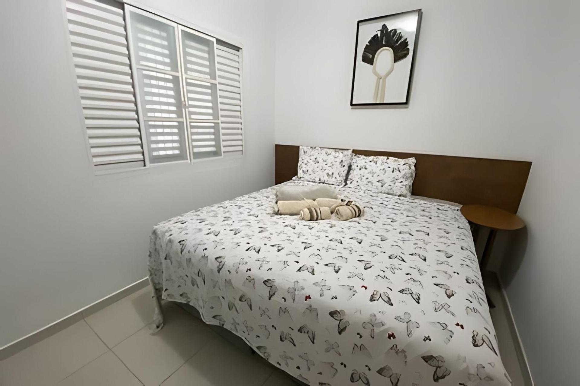 Three-Bedroom House photo 3