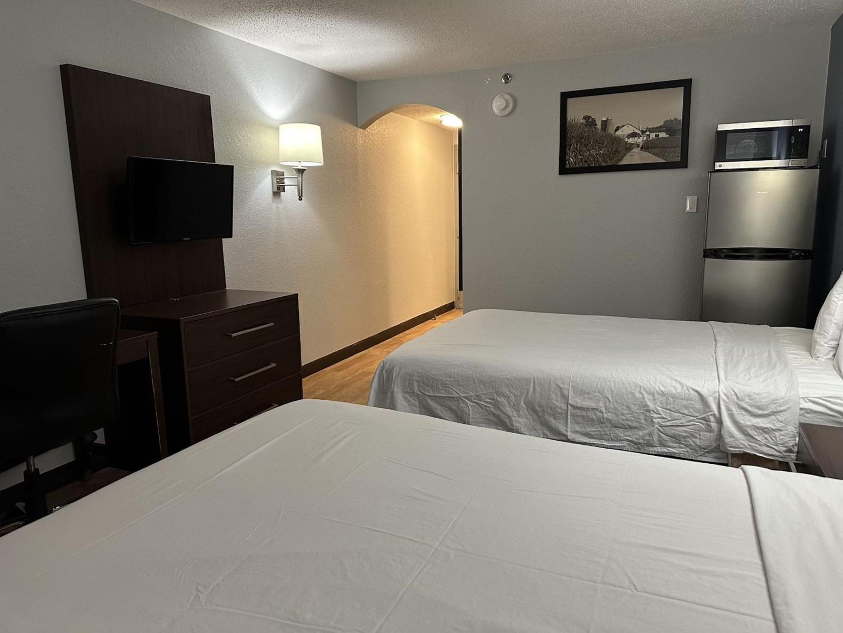 Studio with Two Double Beds Non-Smoking - Photo 1