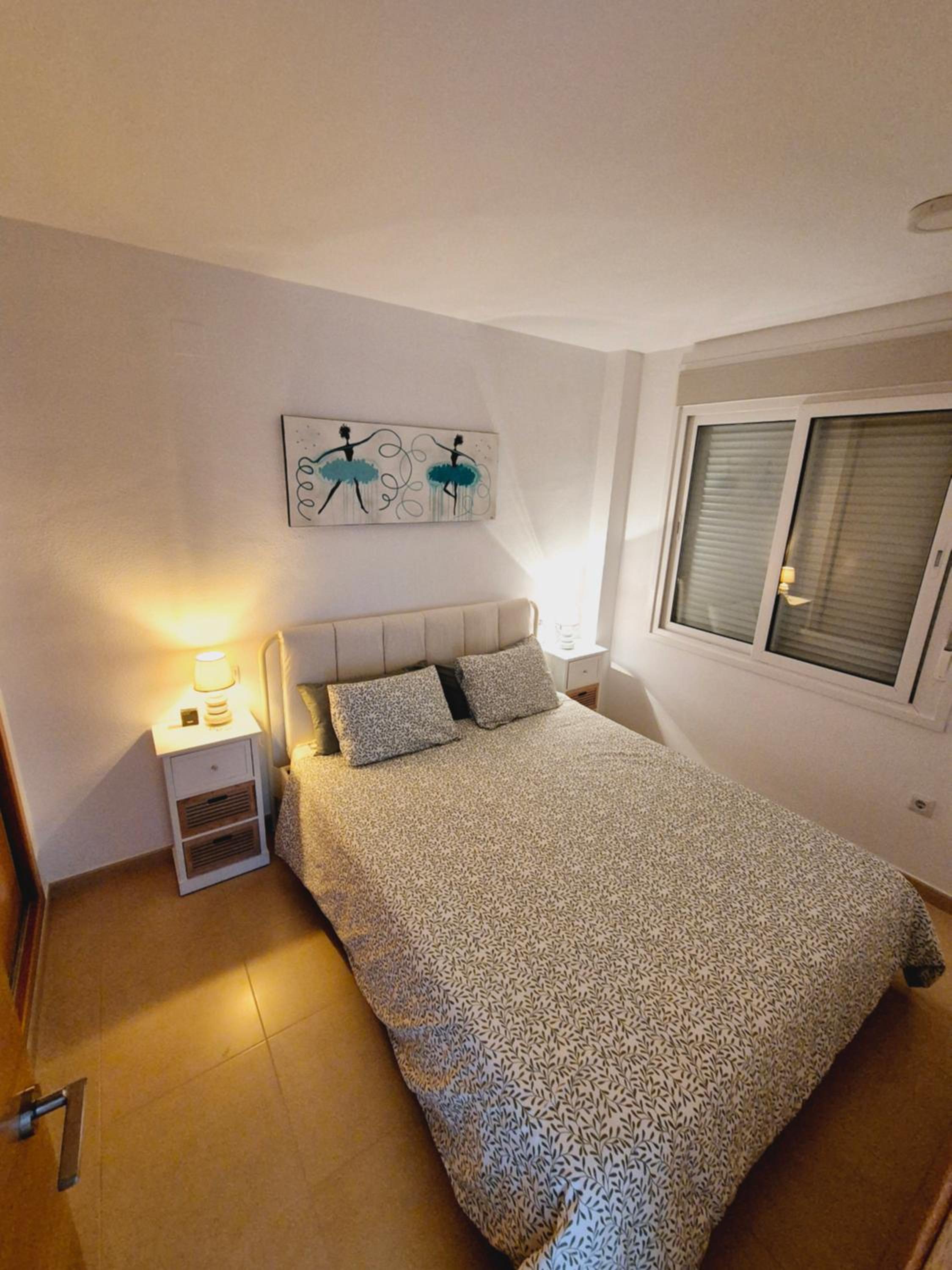 Apartamento de Dos Habitaciones con Terraza