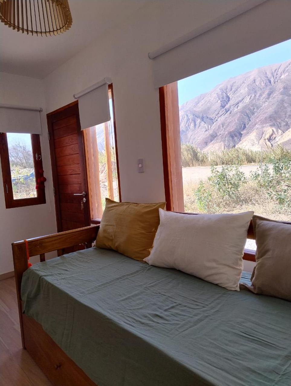 One-Bedroom House photo 1