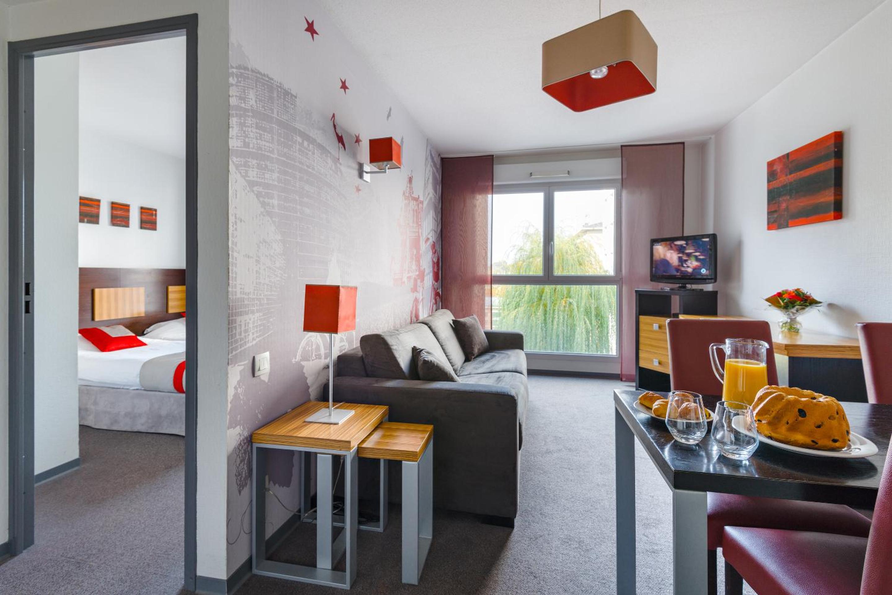 One-Bedroom Apartment (4 Adults) - Photo 2