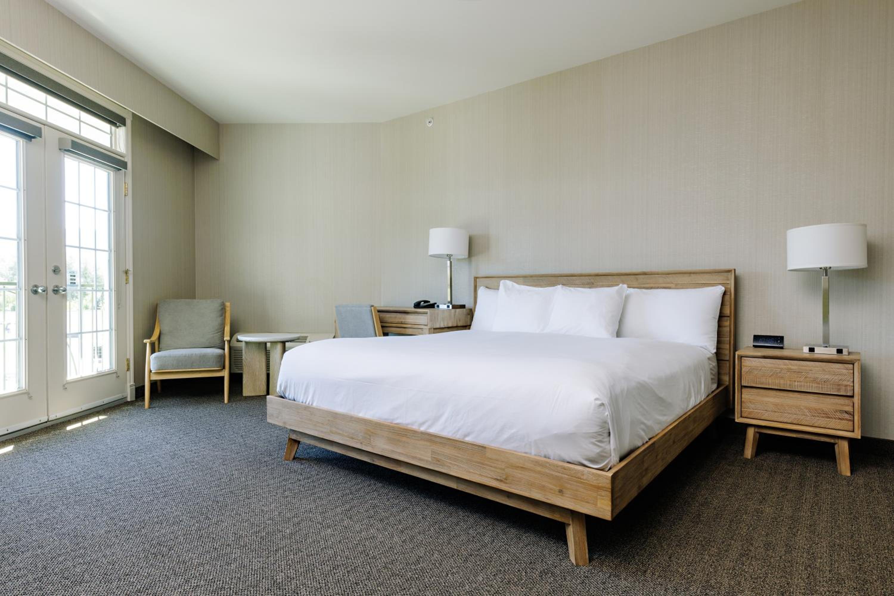 Business King Room - Non-Smoking - Photo 1