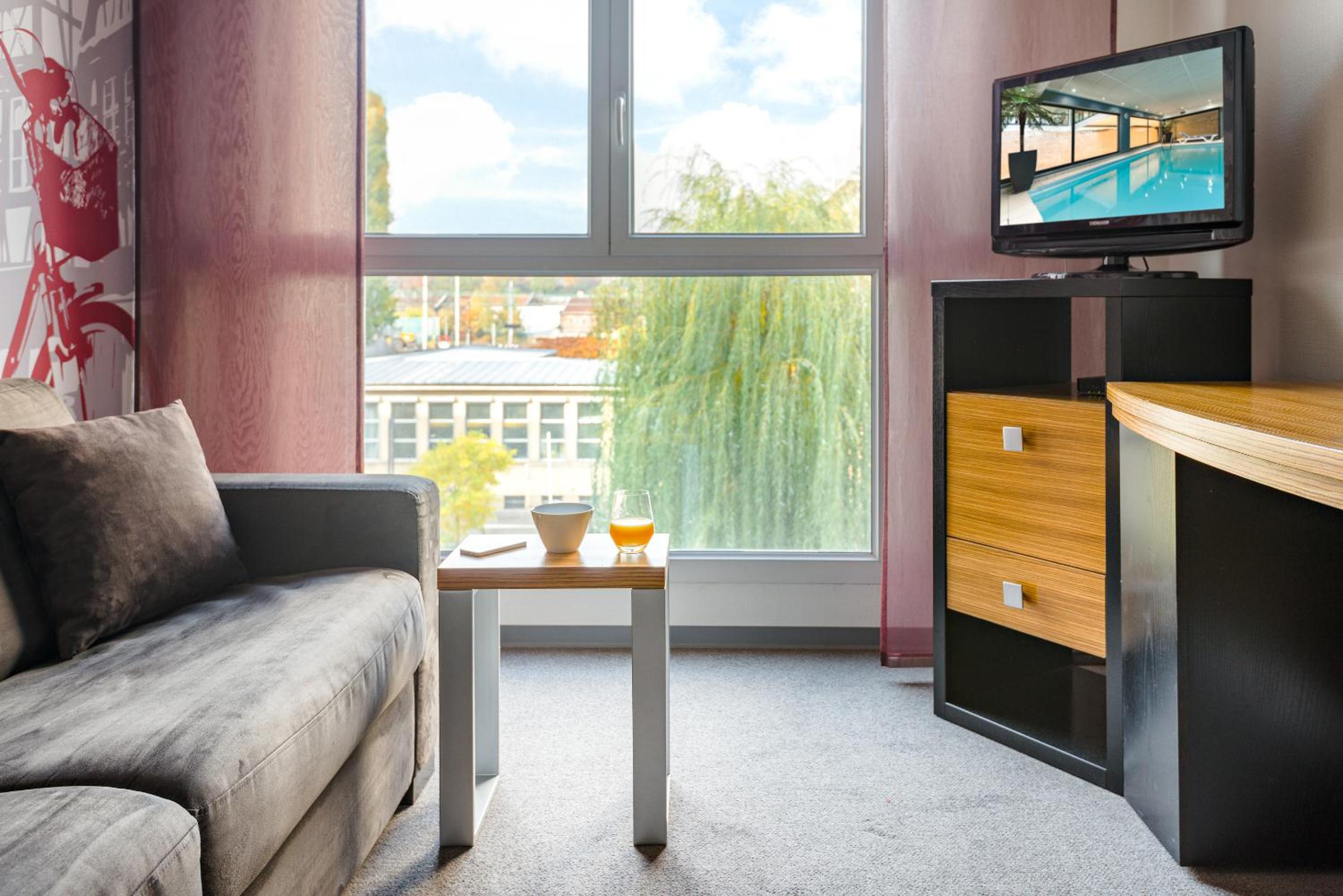 One-Bedroom Apartment (4 Adults) - Photo 6