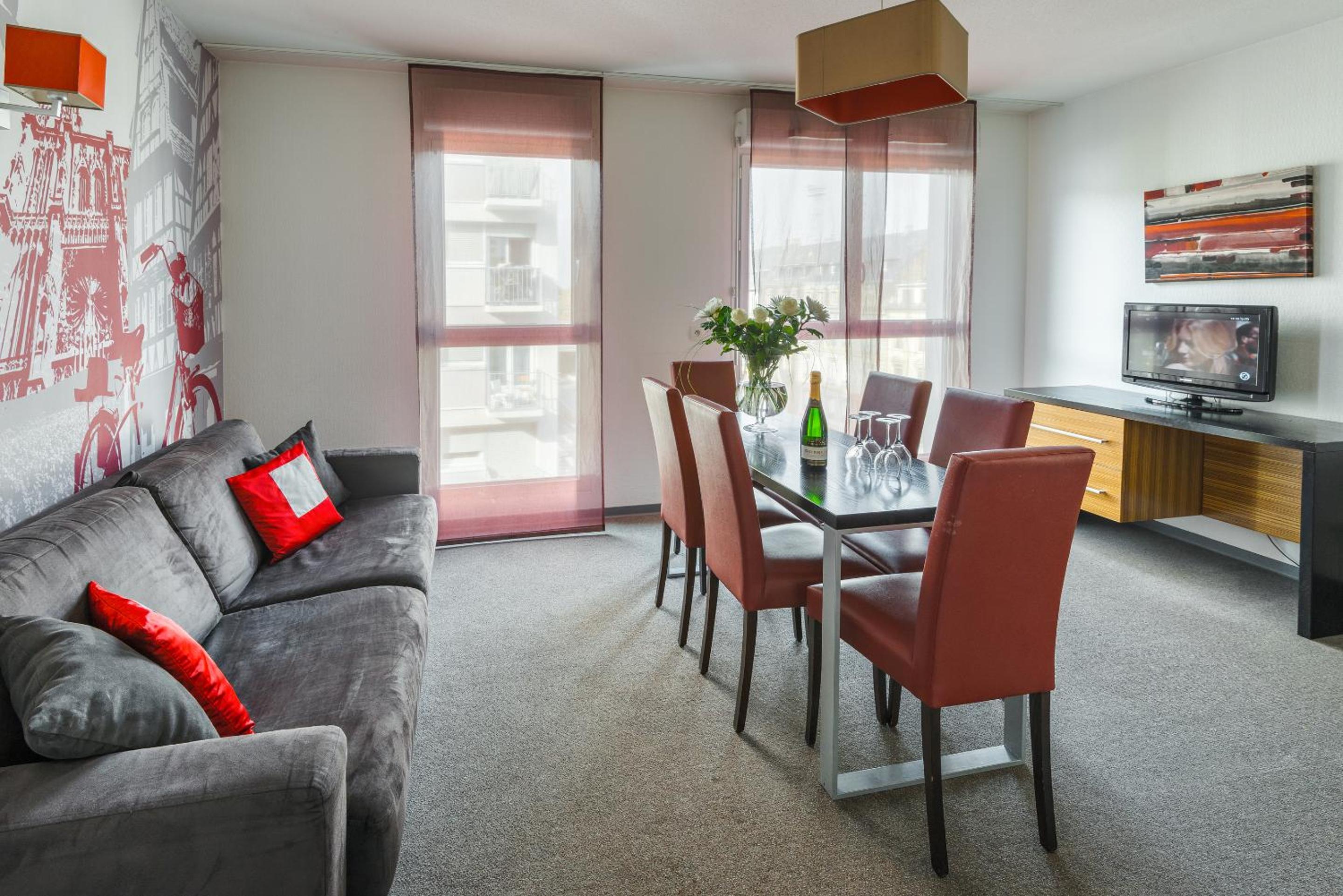 One-Bedroom Apartment (4 Adults) - Photo 3