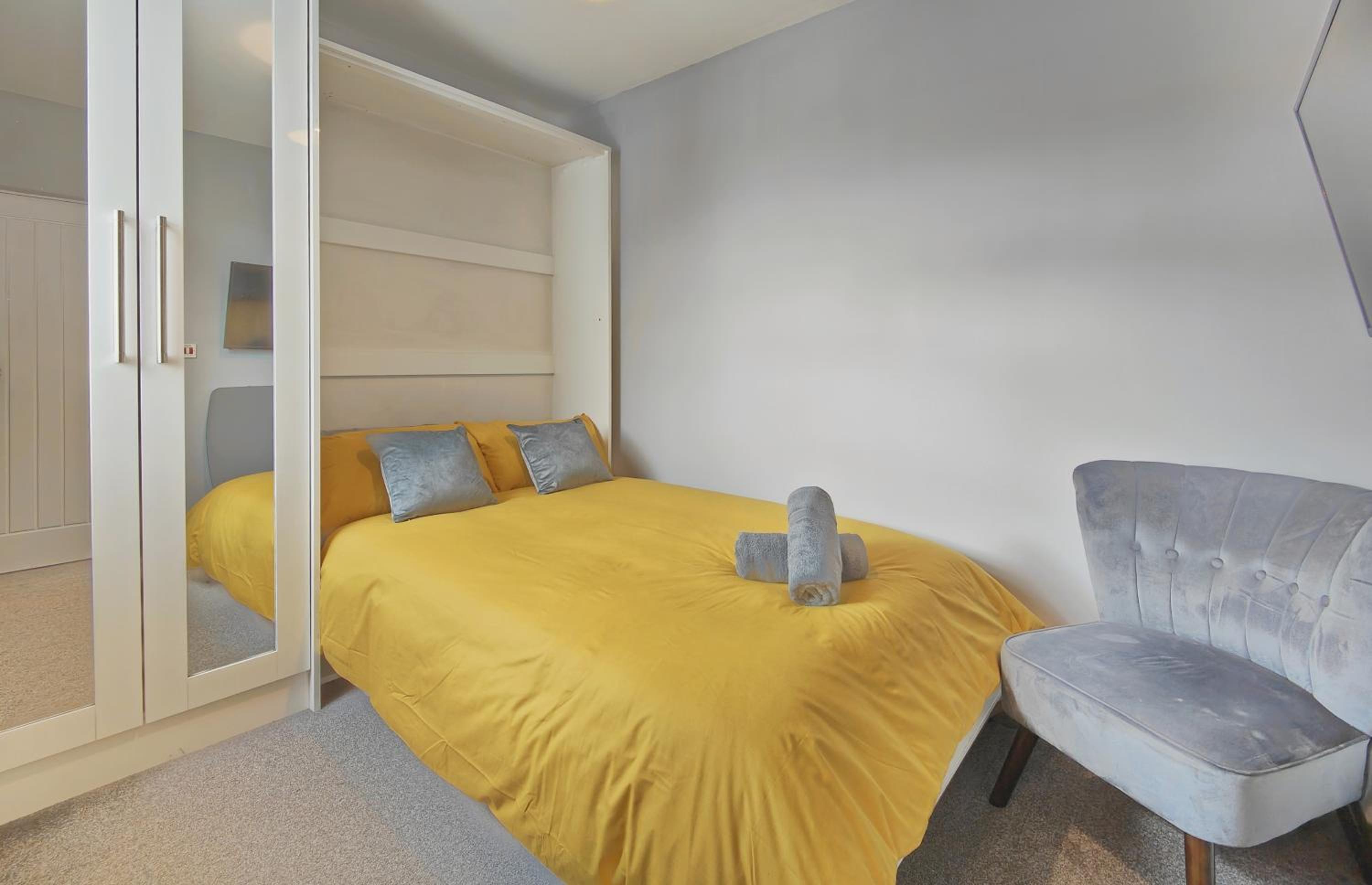 Apartment photo 1