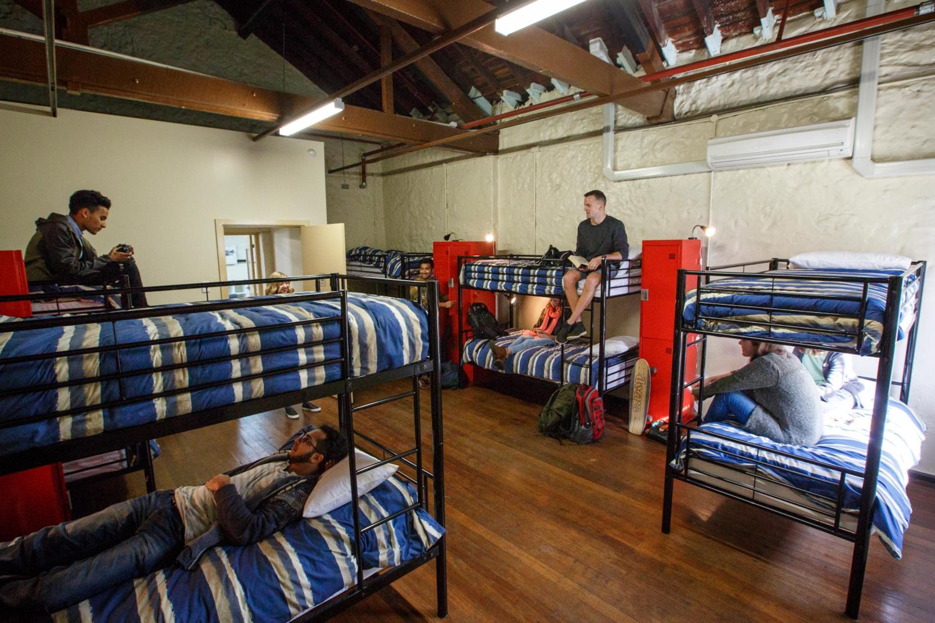 Bed in 8-Bed Female Dormitory Room photo 1