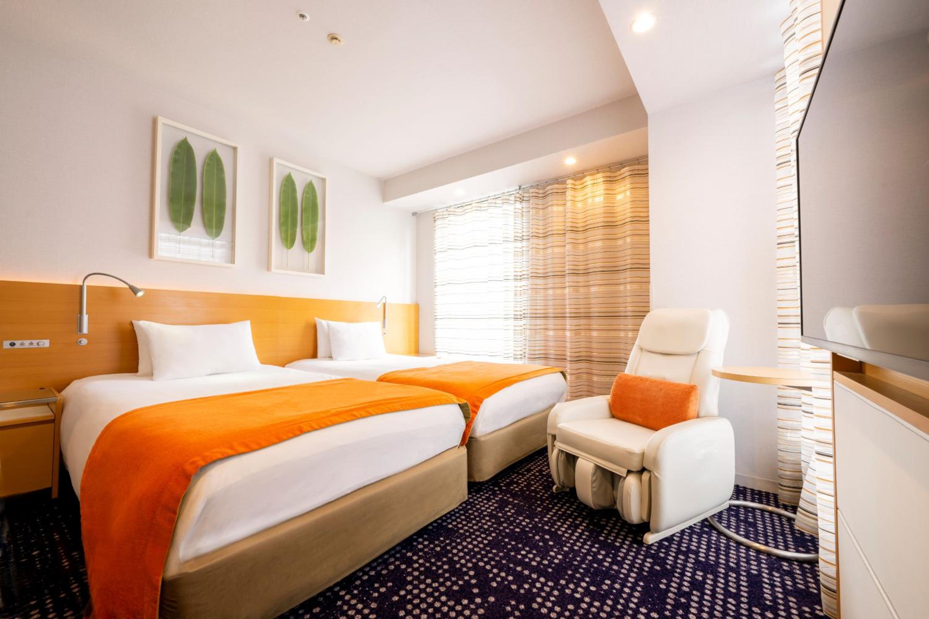 Twin Room - Non-Smoking photo 1