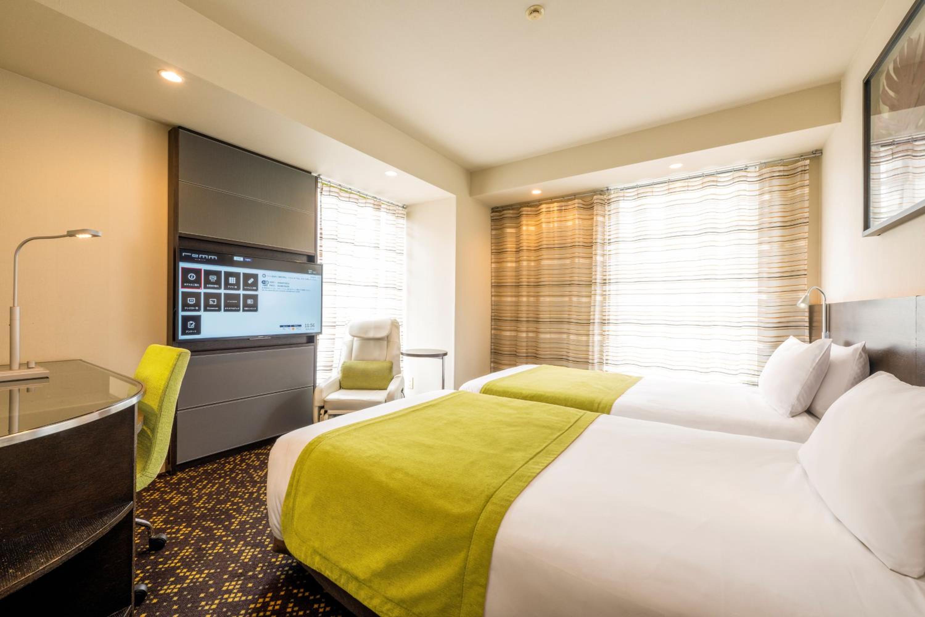 Twin Room - Non-Smoking photo 2