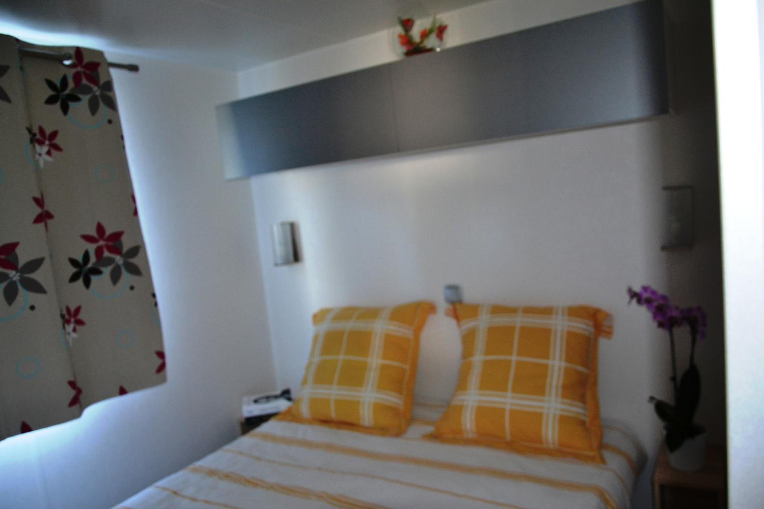 Prestige 3-Bedroom Mobile Home photo 1