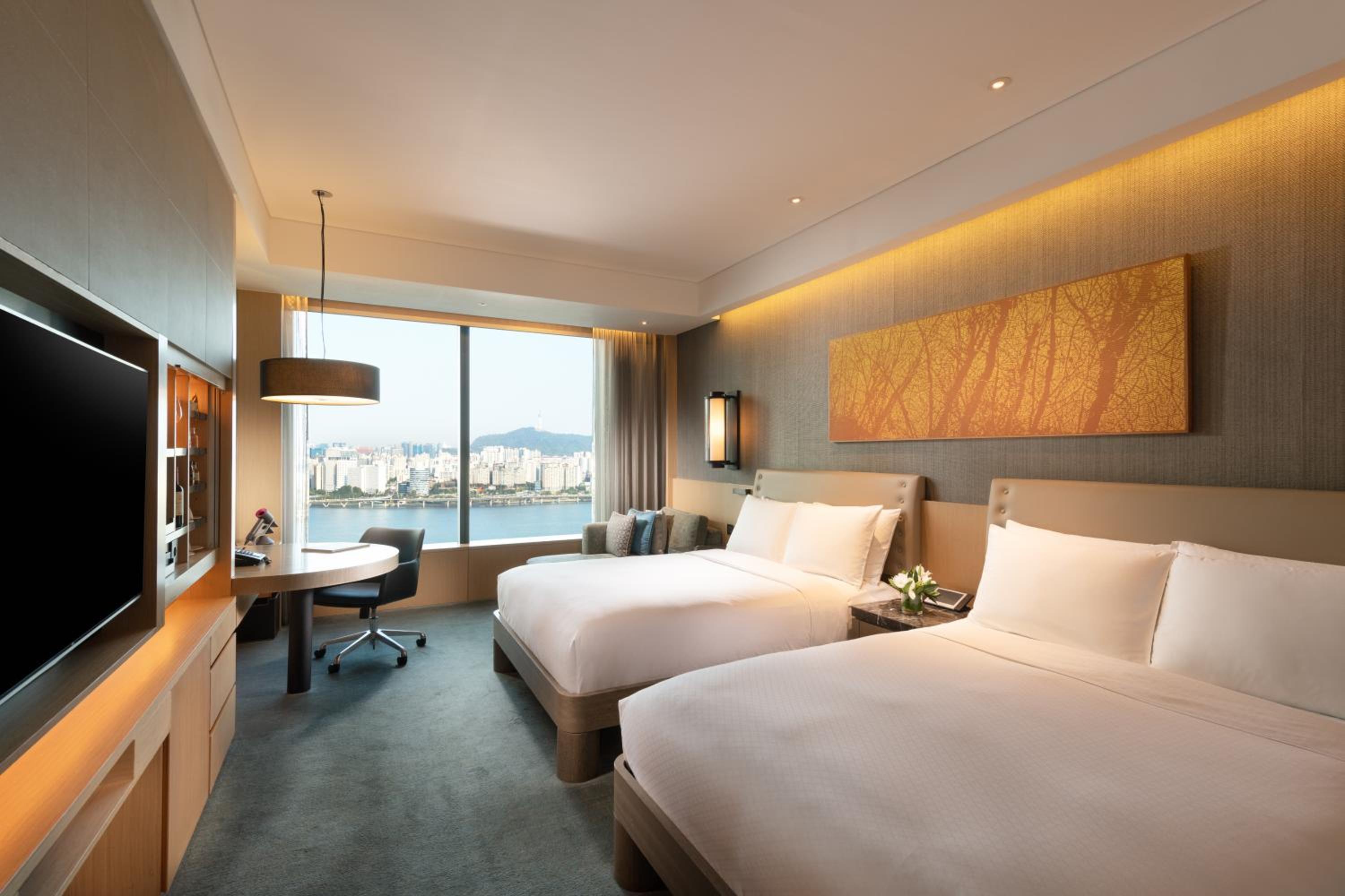 Executive Queen Room with Two Queen Beds - River View