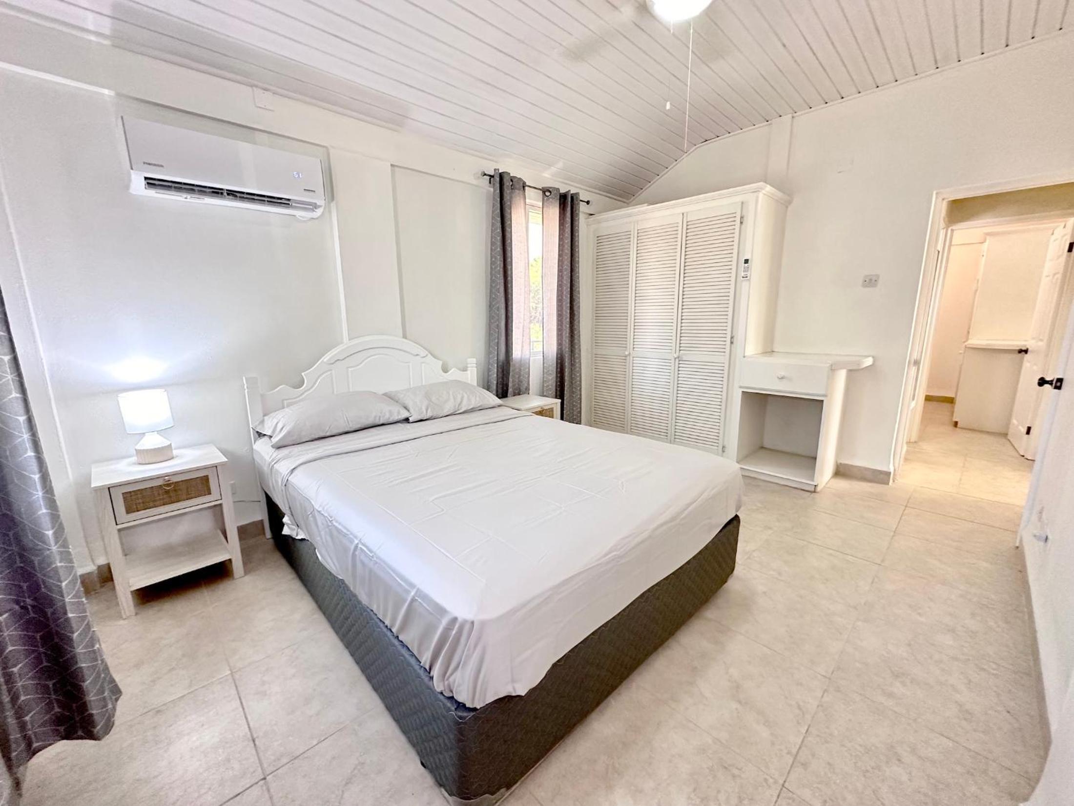 Two-Bedroom House photo 3