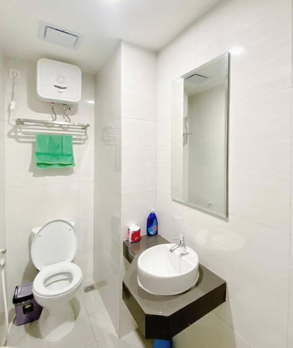 One-Bedroom Apartment photo 3
