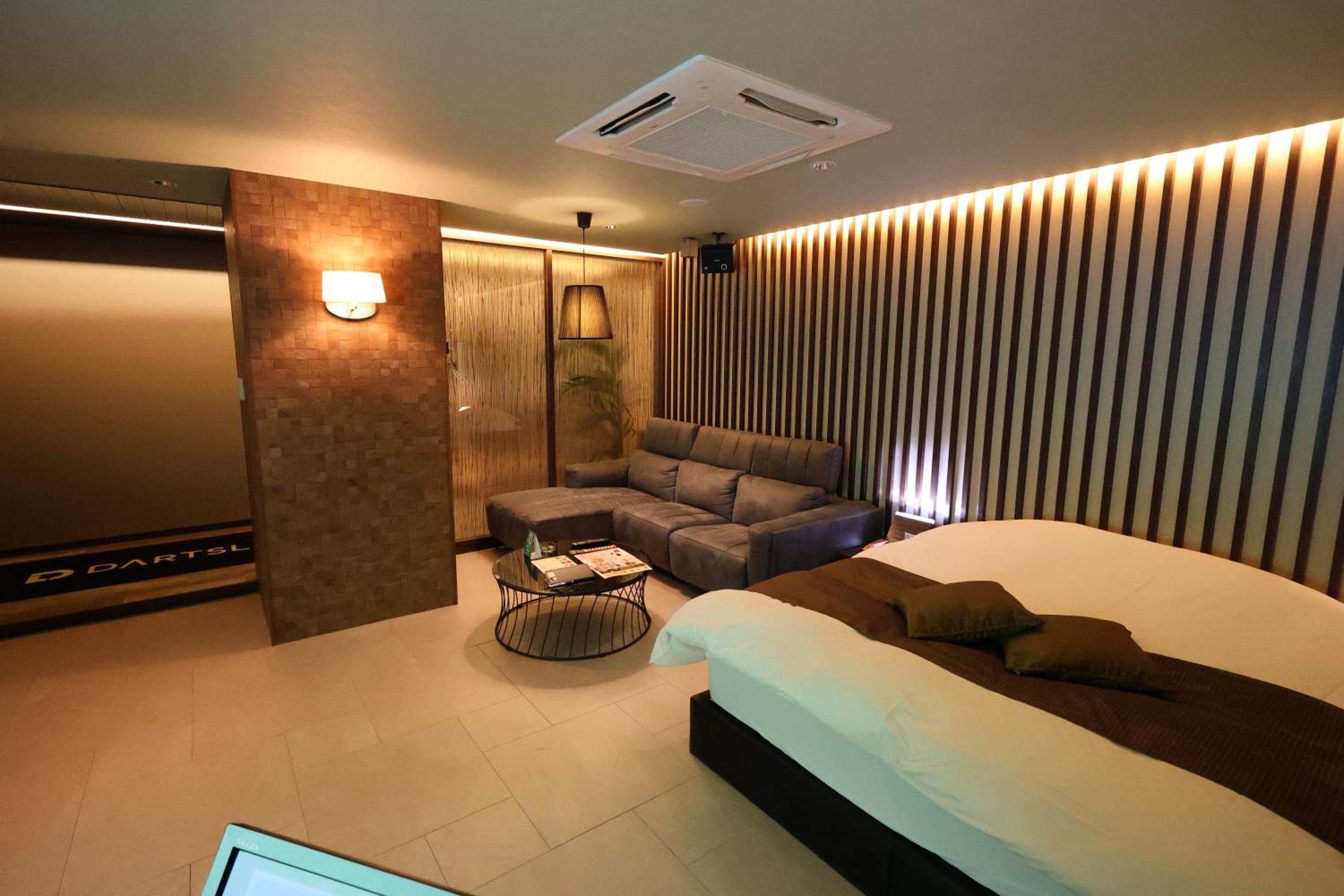 Deluxe King Room photo 2