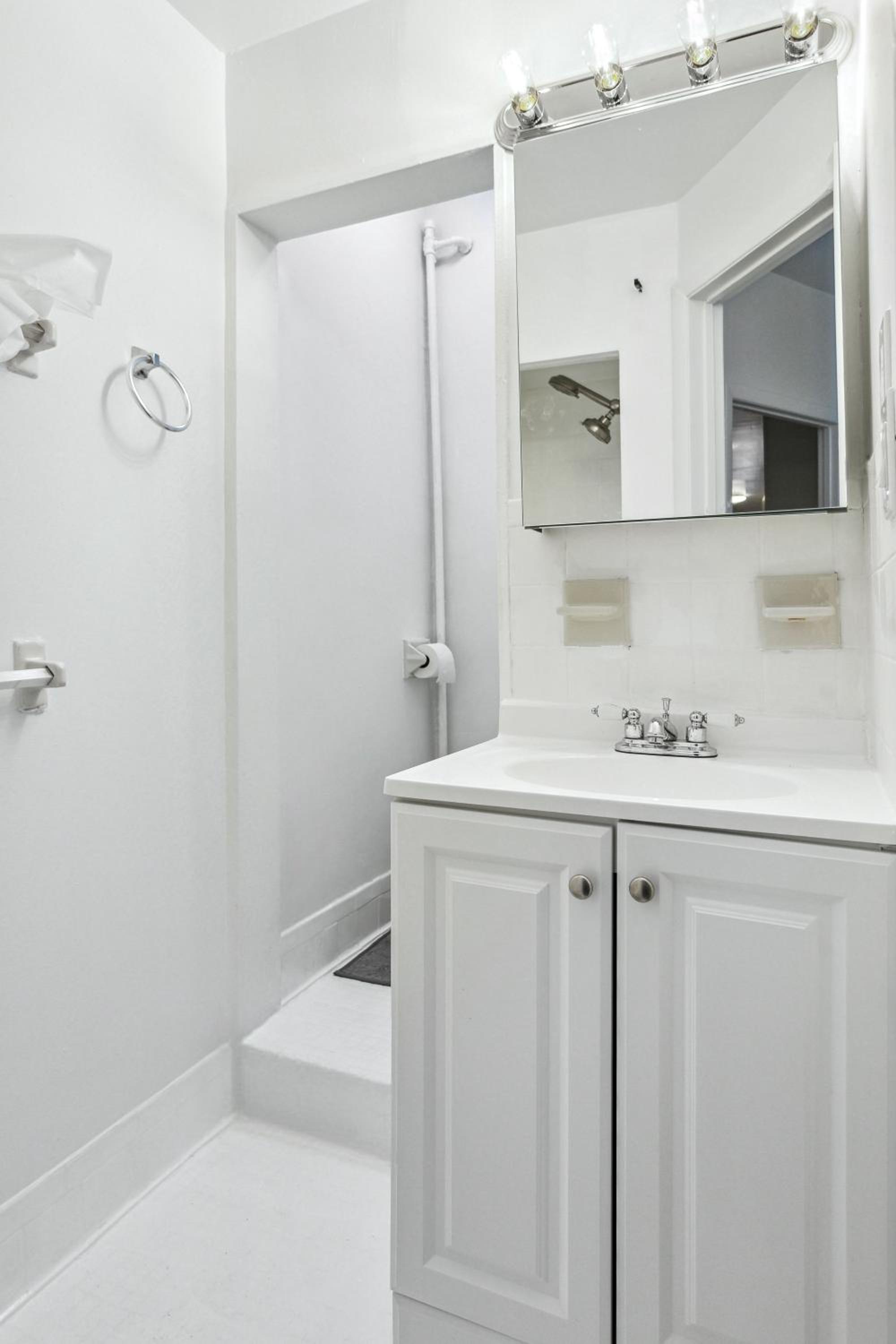 Three-Bedroom Apartment photo 2