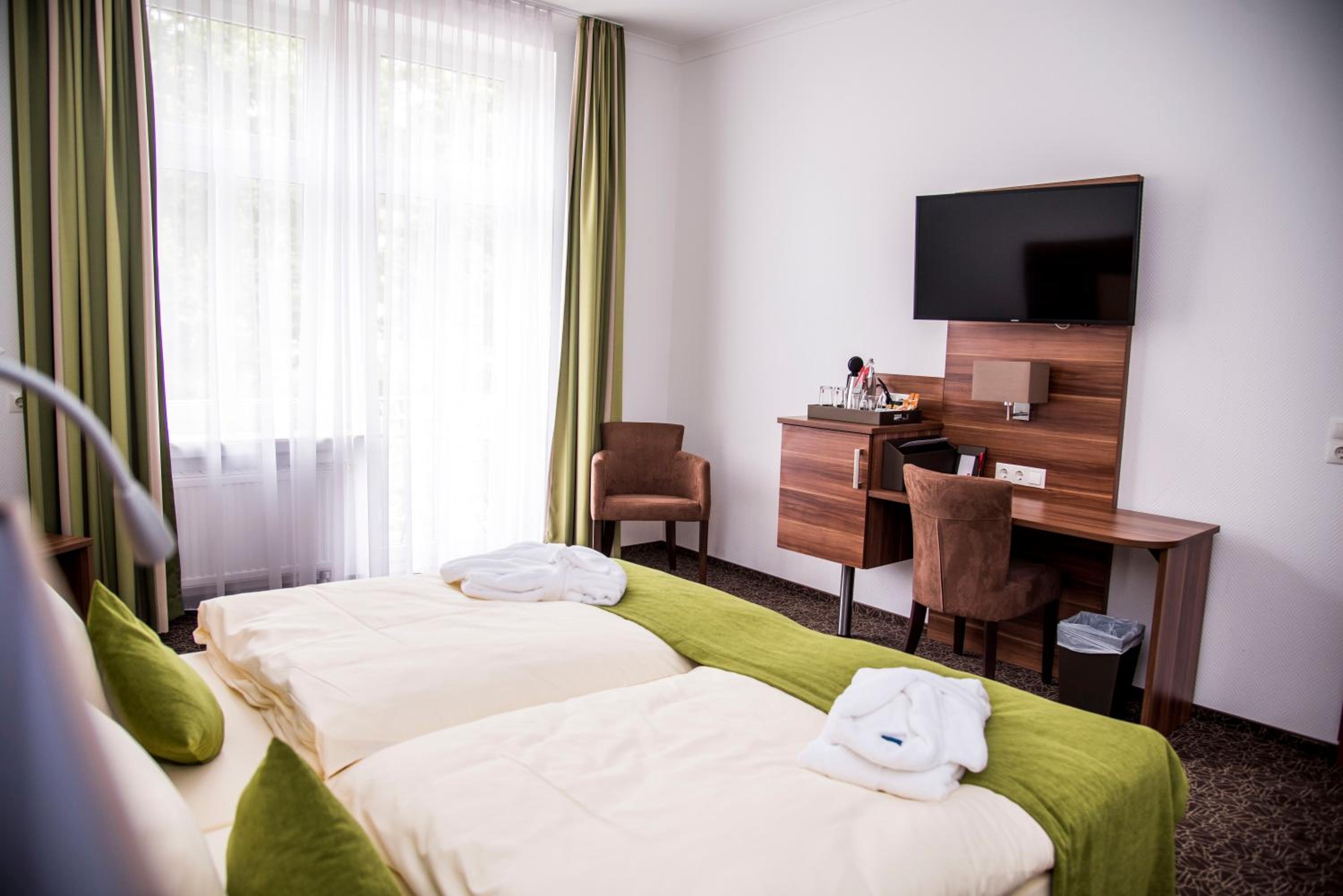 Standard Double Room - Photo 2
