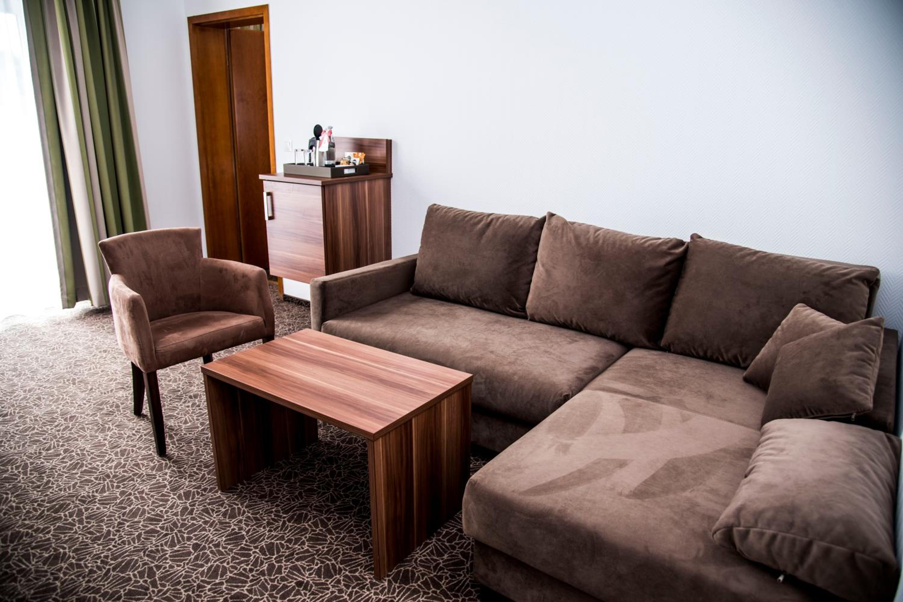 Suite - Photo 5