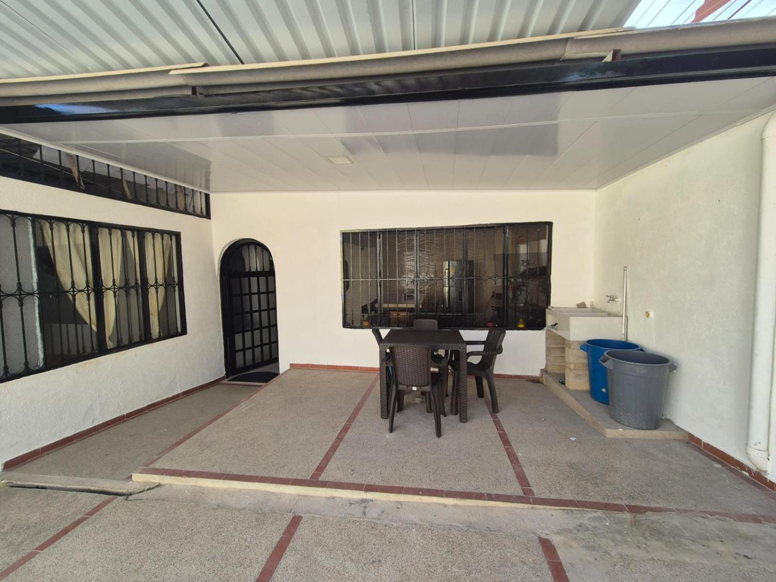 Villa photo 3