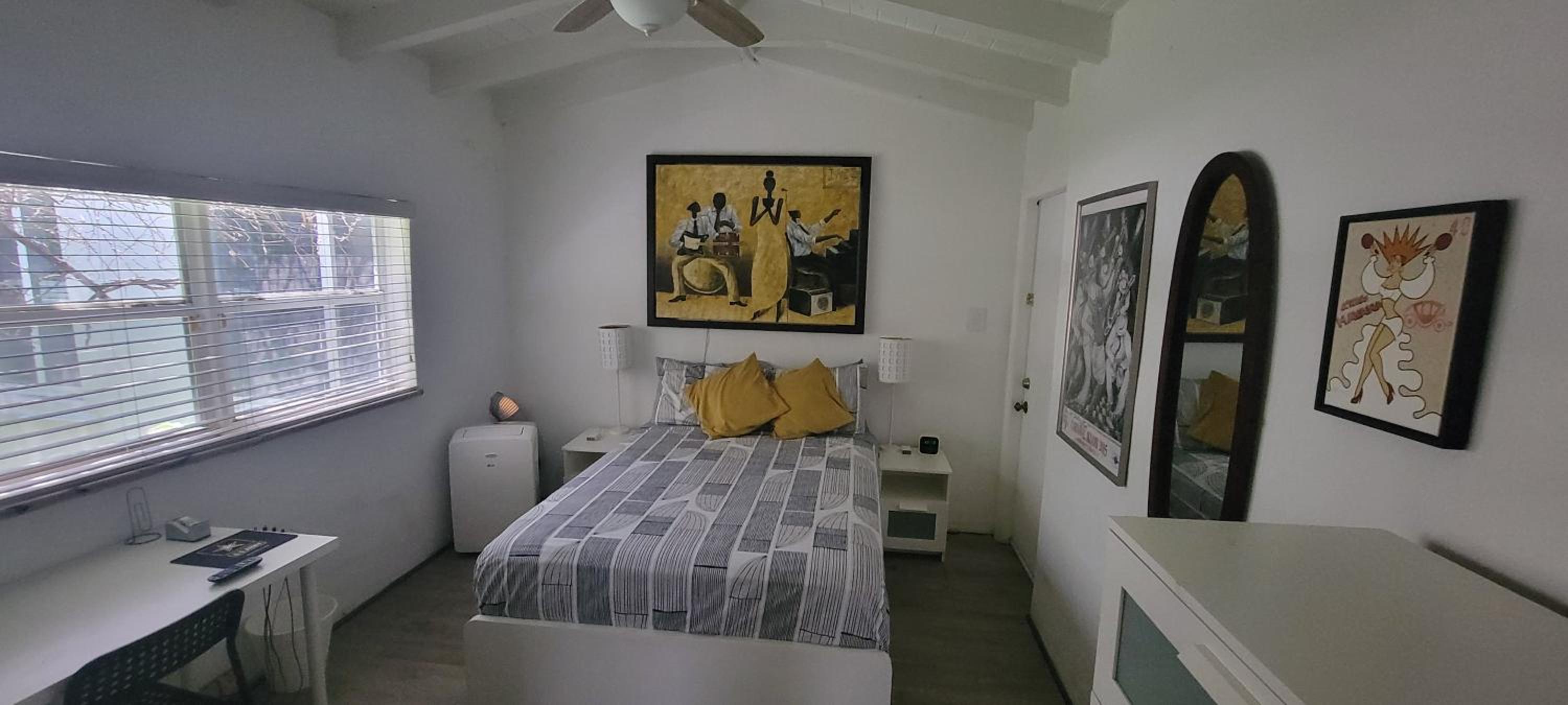 One-Bedroom Apartment photo 2