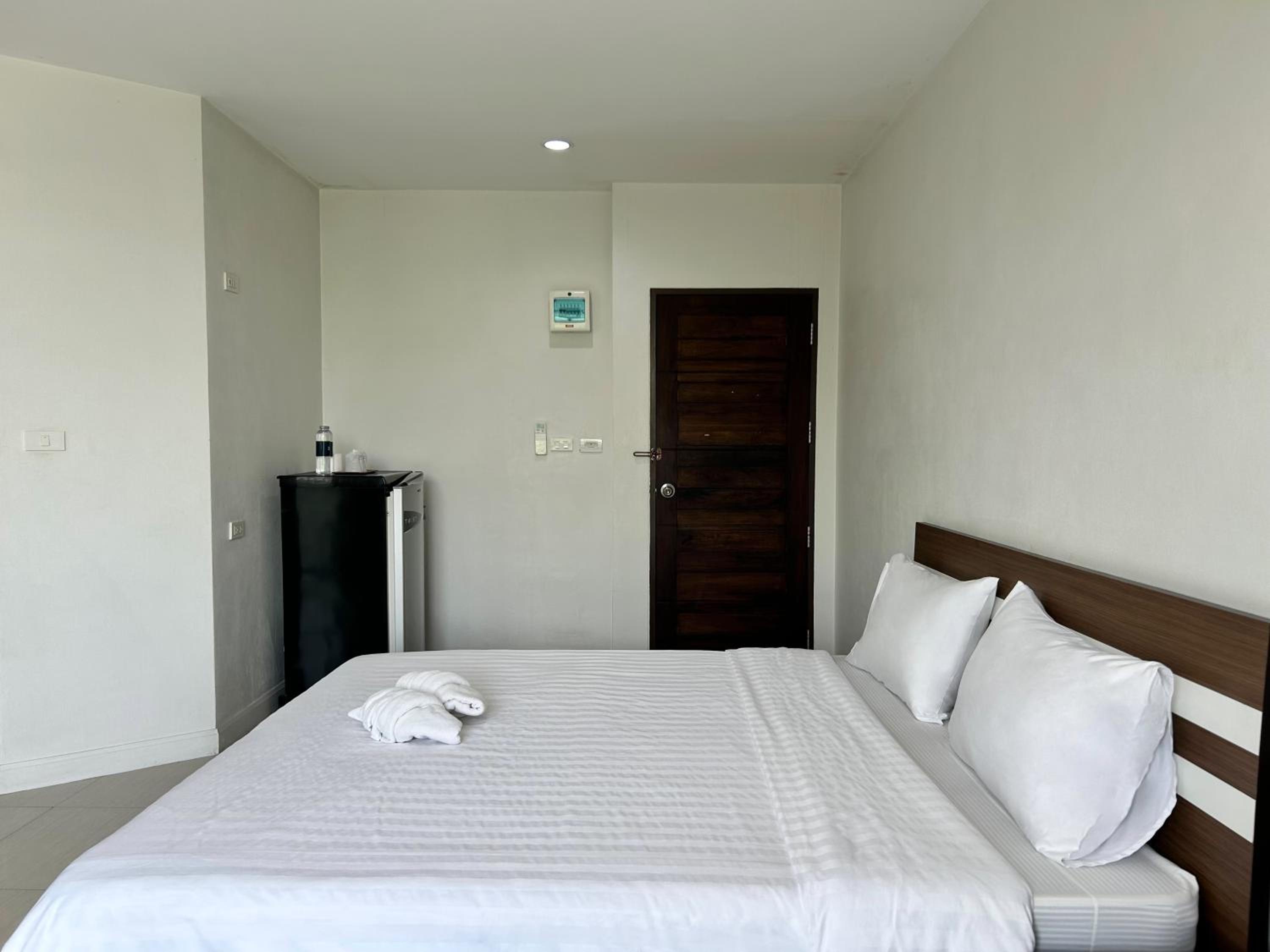 Standard Double Room - Photo 4
