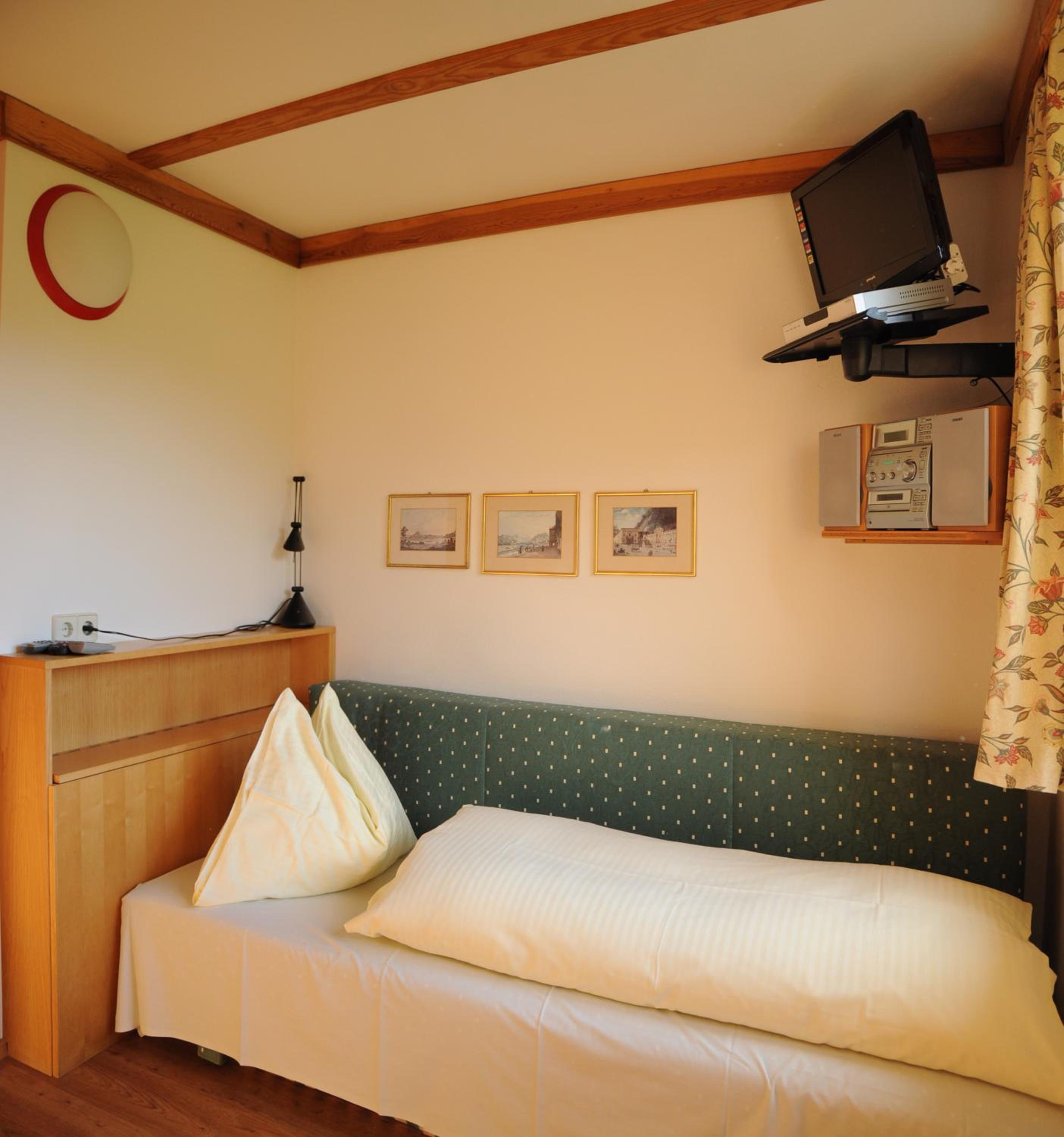 Single Room photo 2
