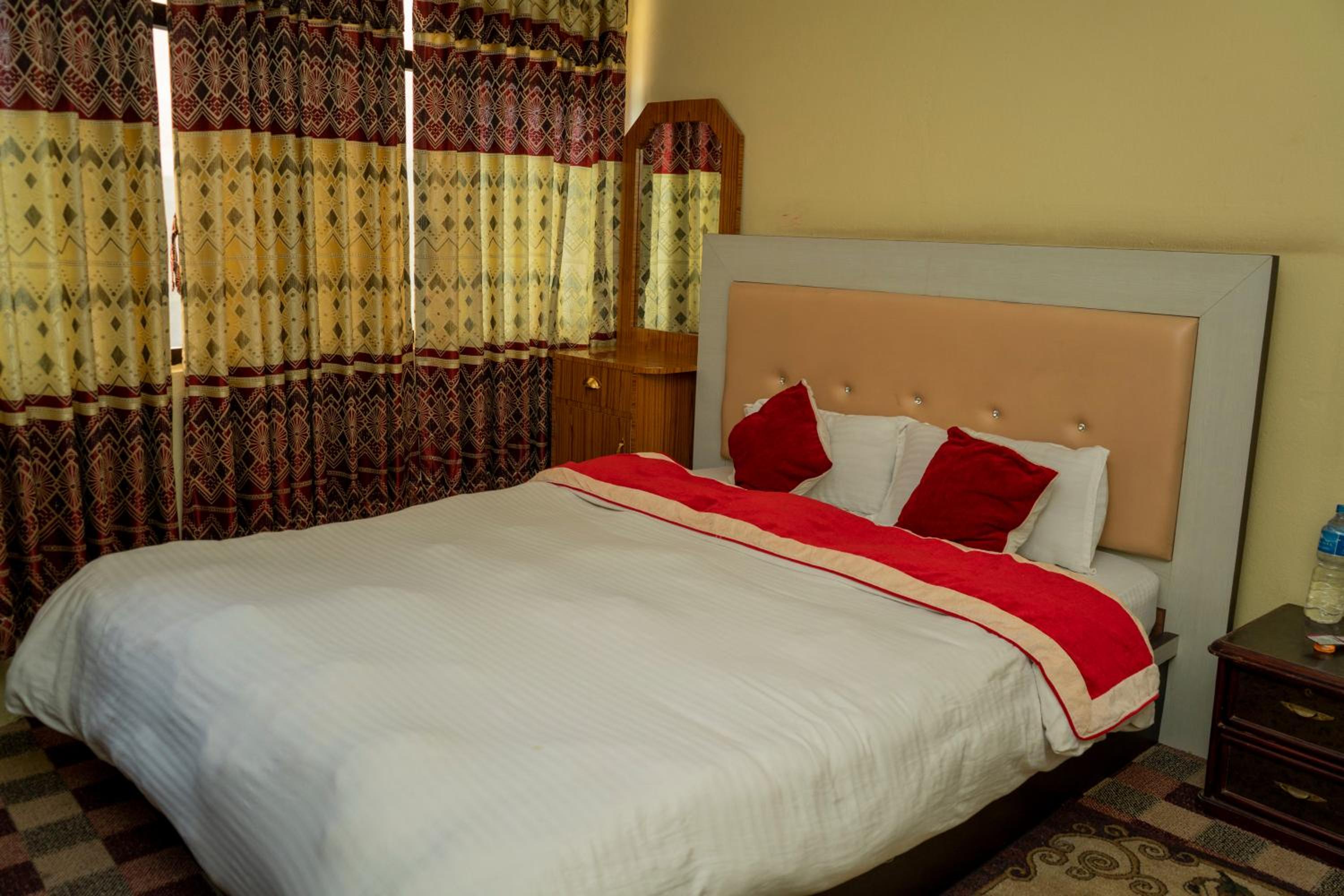 Budget Double Room photo 3