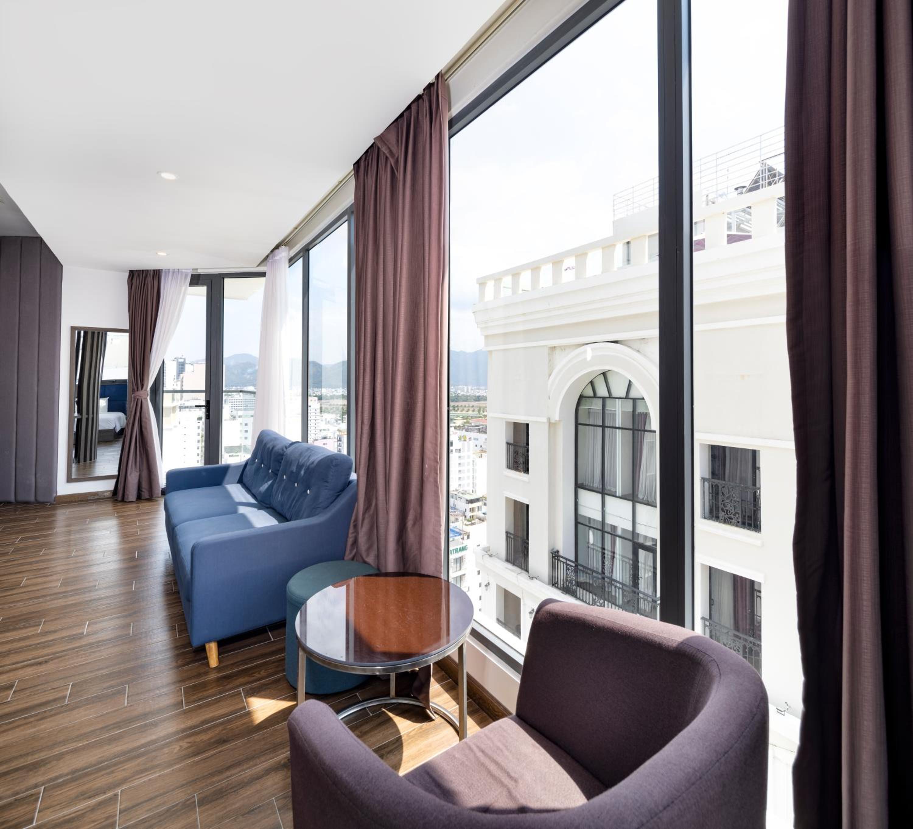 Apartment with City View