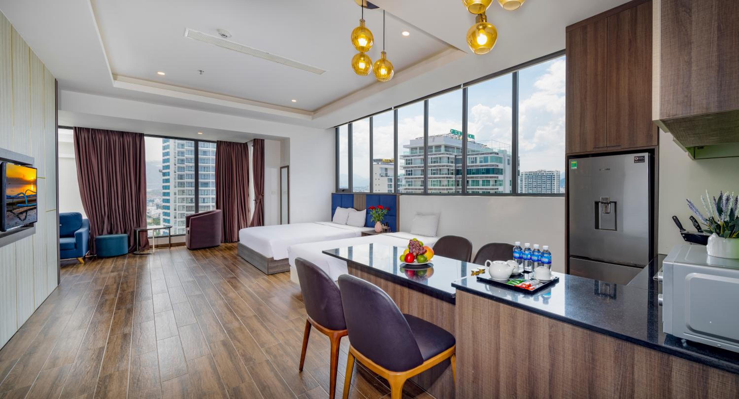 Apartment with City View