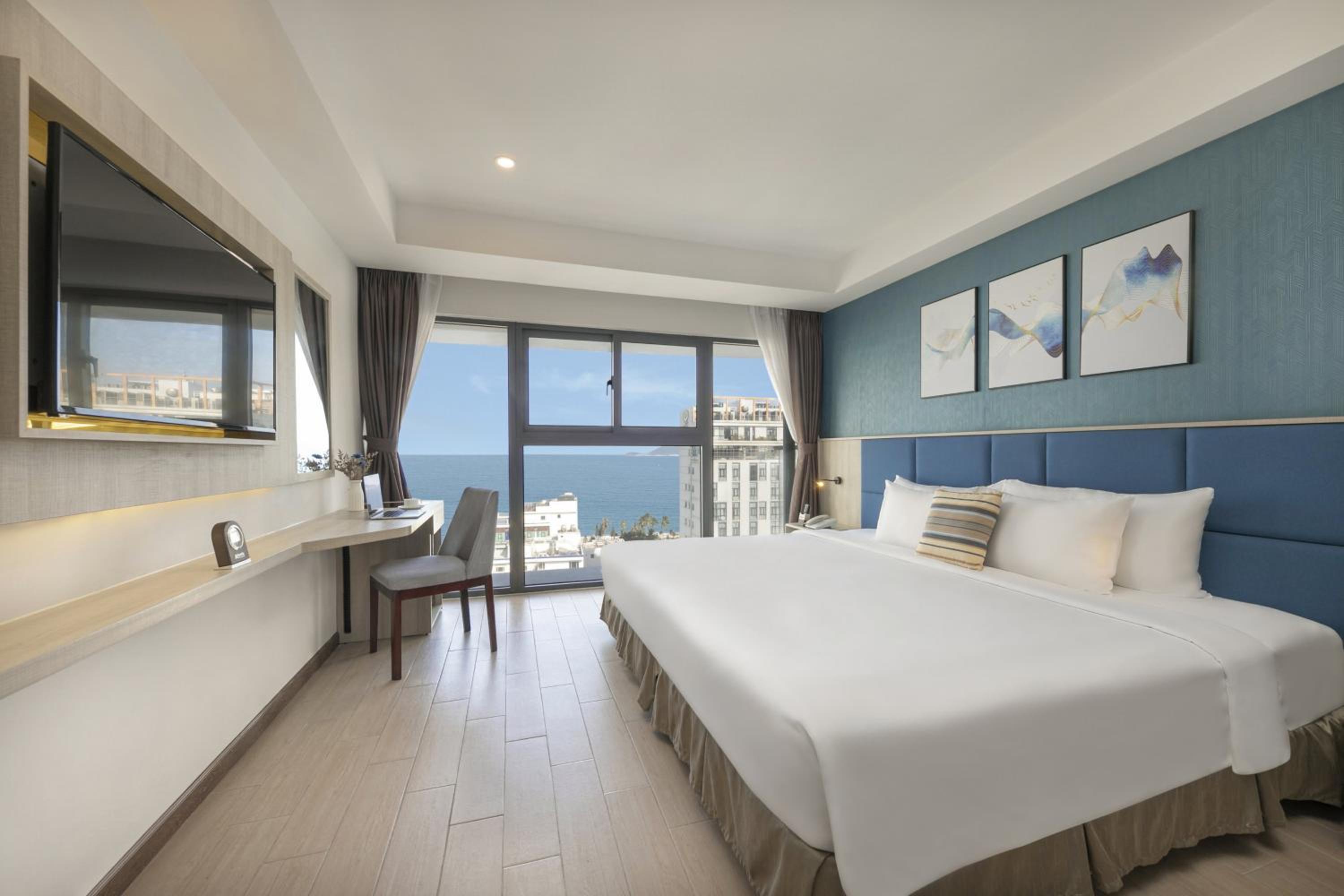 Superior Sea View