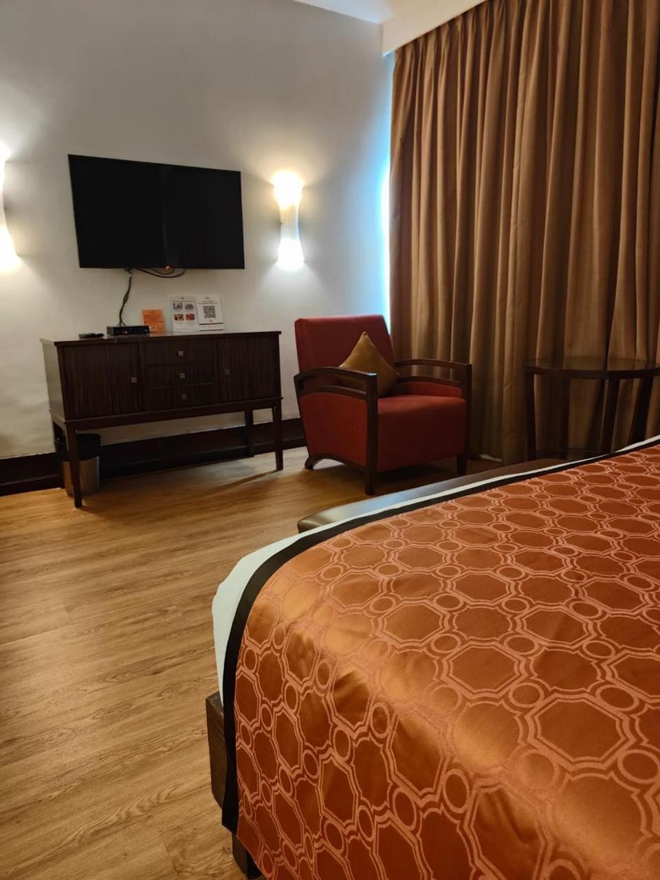 Day Use Room (10am to 6pm) - Mandatory check out at 6pm - No Night stay allowed -Multiple days stay not allowed - Photo 2