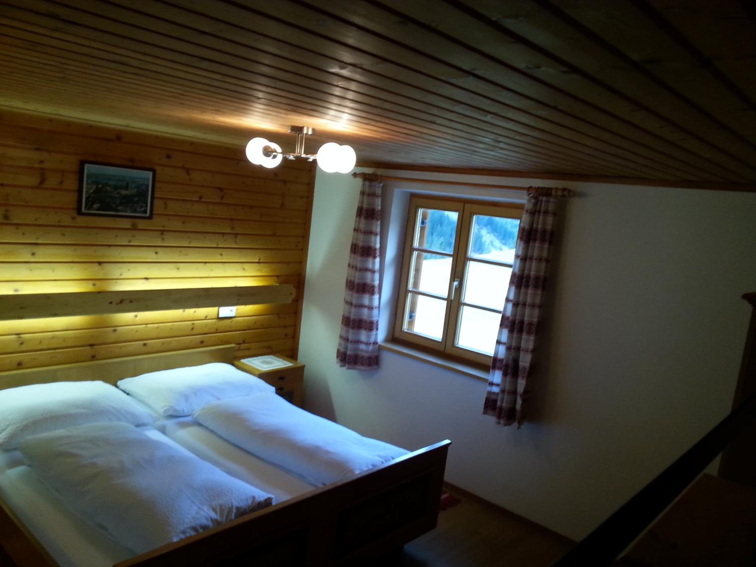 Double Room with Shared Bathroom photo 3