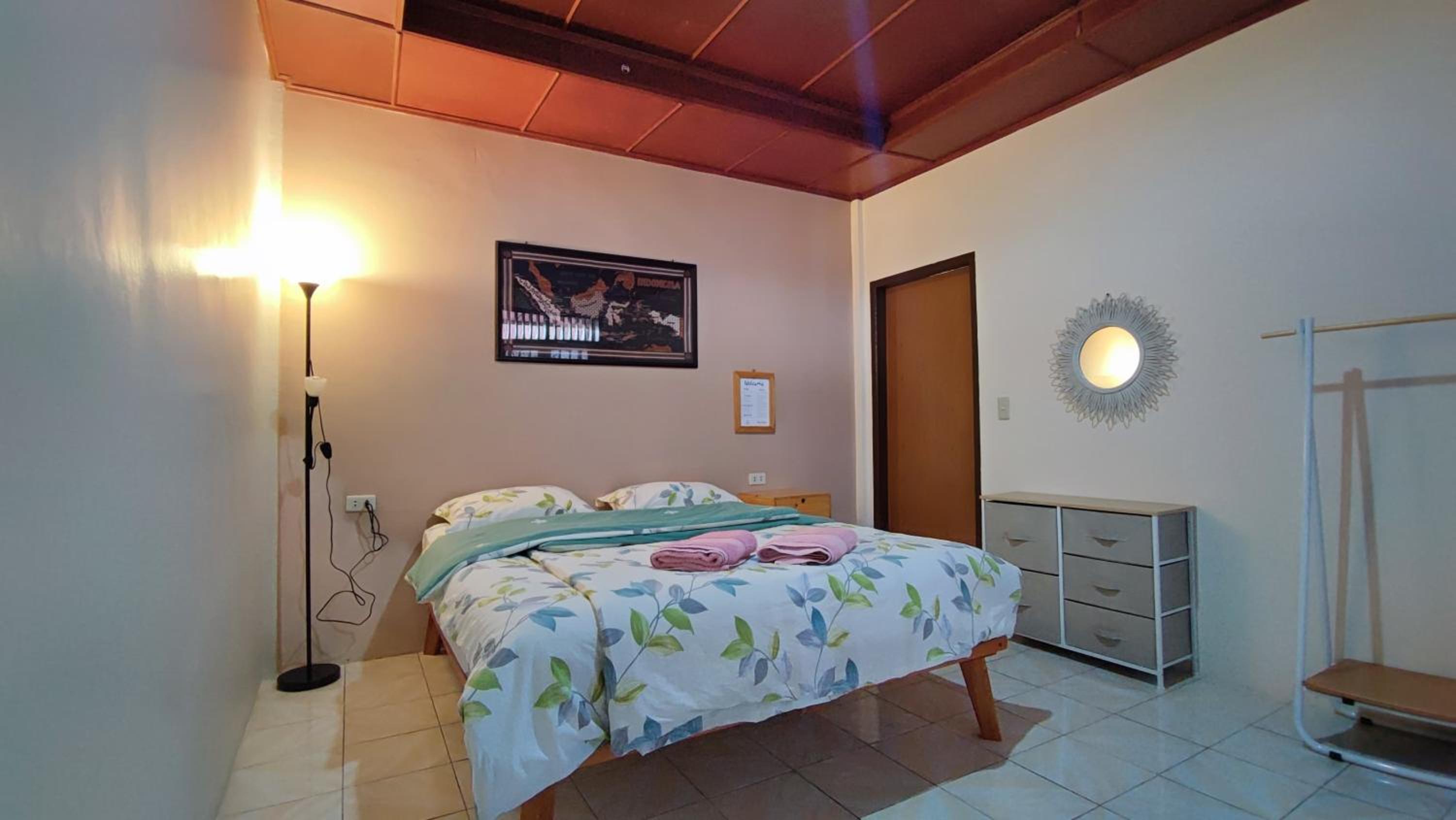 Queen Room photo 1