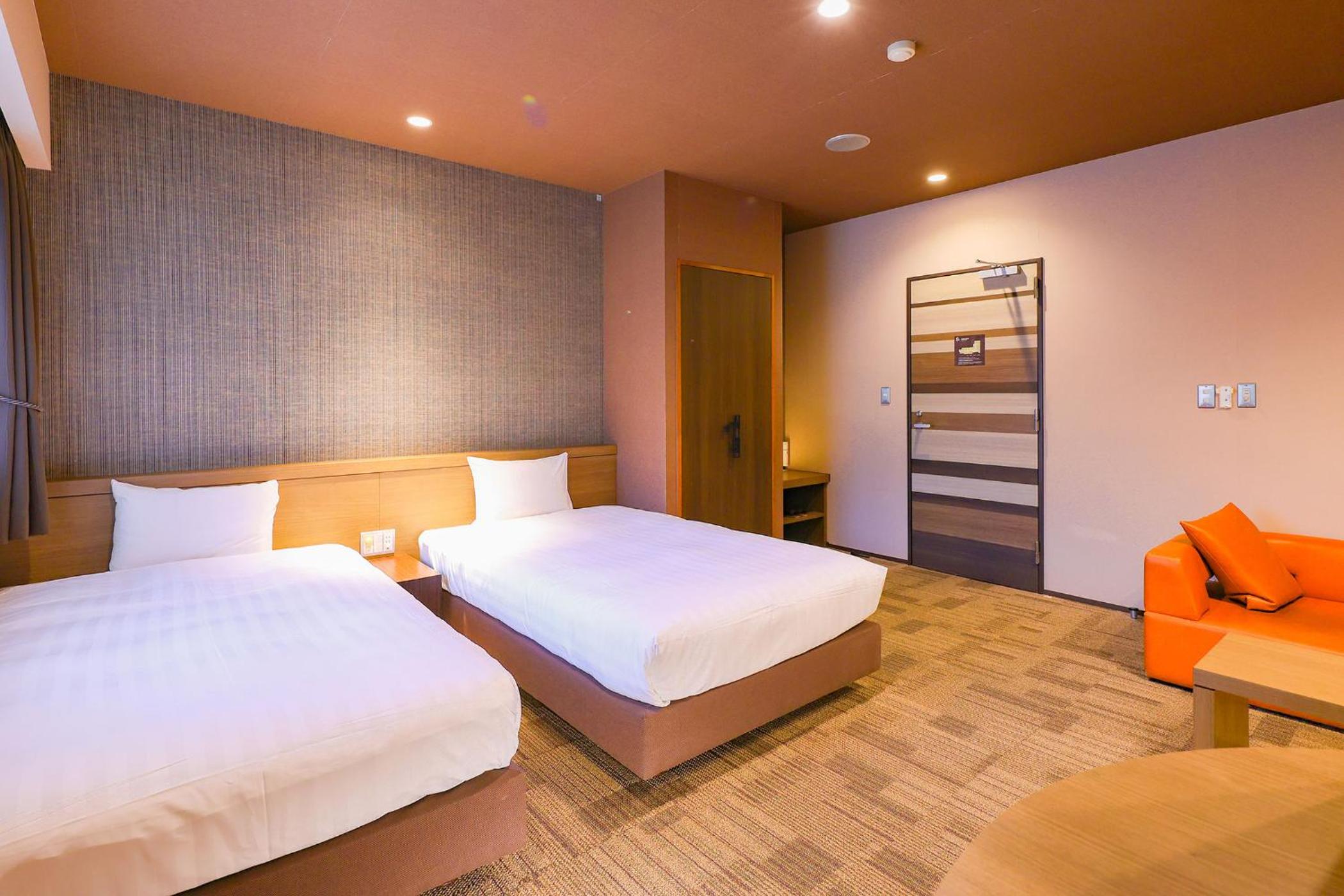 Standard Twin Room(No View) - Shared Bathroom - Non-Smoking
