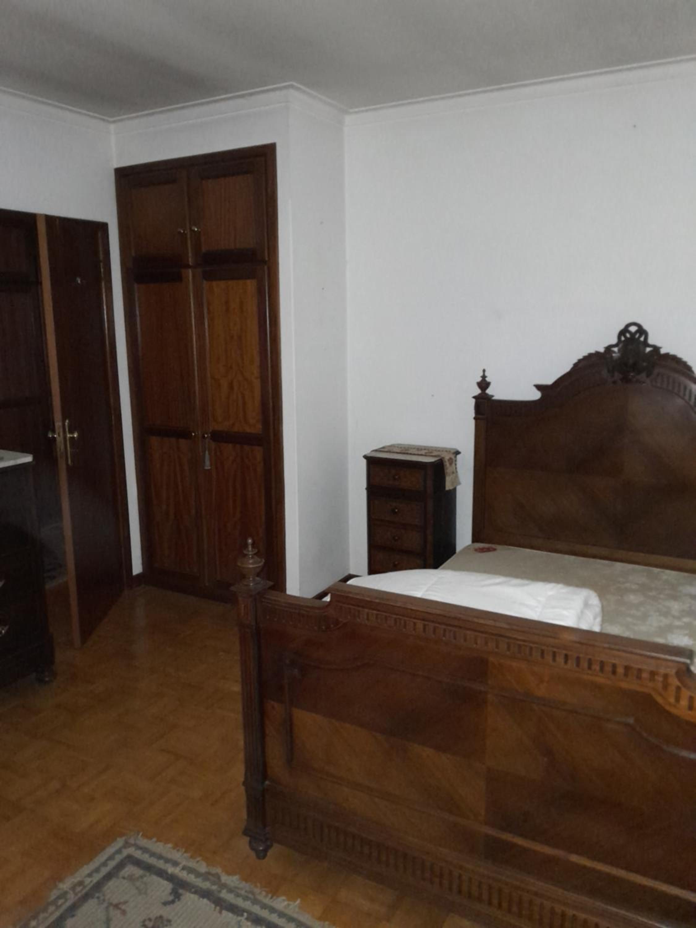Three-Bedroom Apartment photo 1