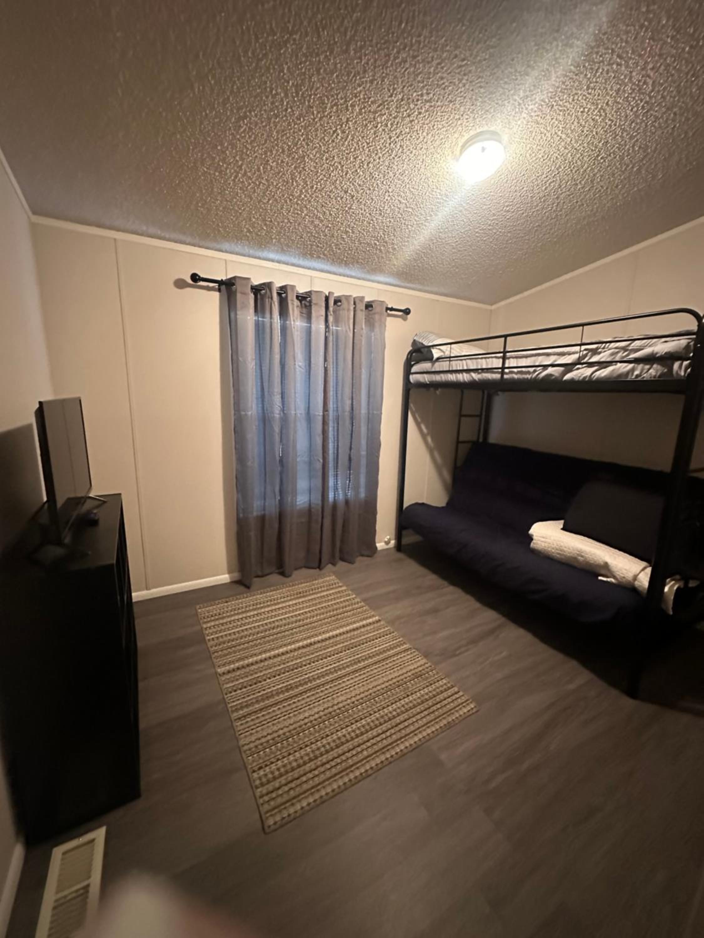 Three-Bedroom House photo 3