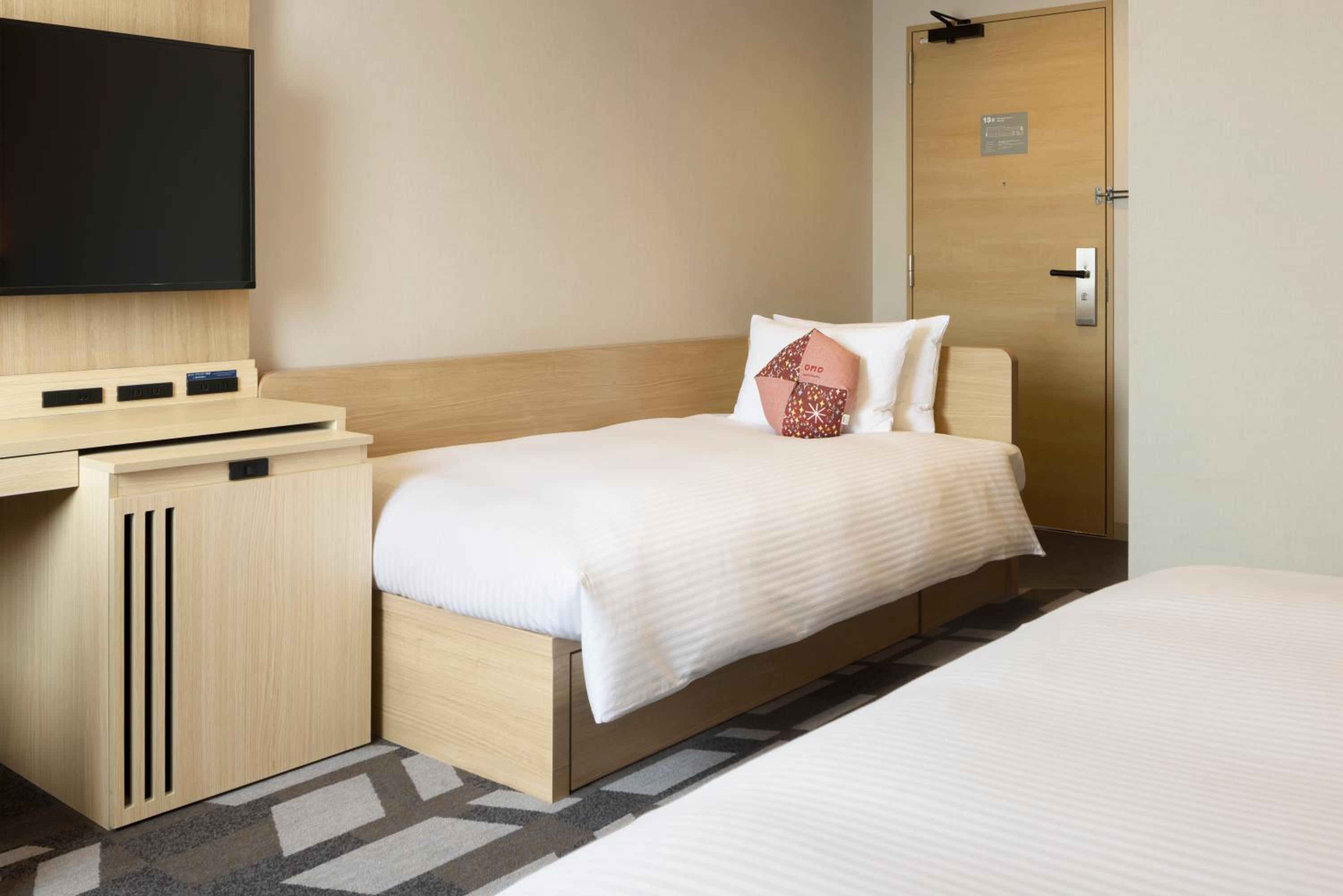 Surperior King Room with sofa bed photo 2