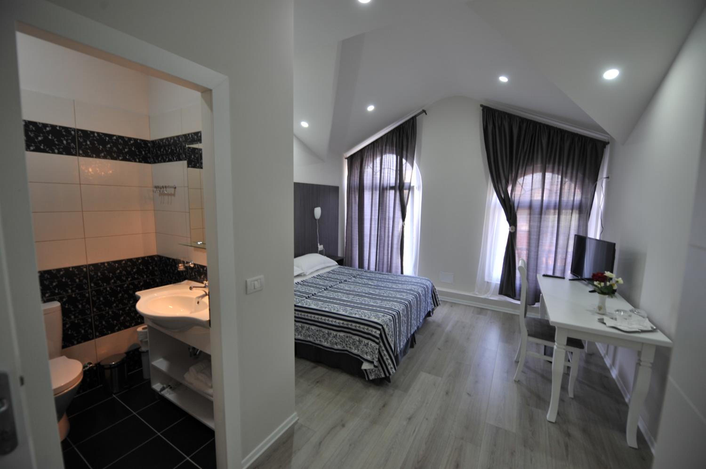 Deluxe Double Room photo 1