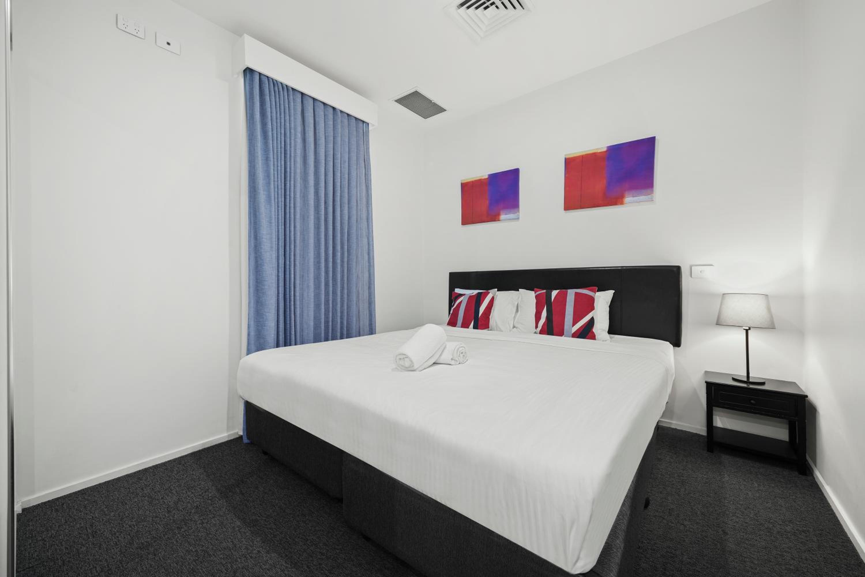 Two Bedroom Deluxe Apartment - Photo 8