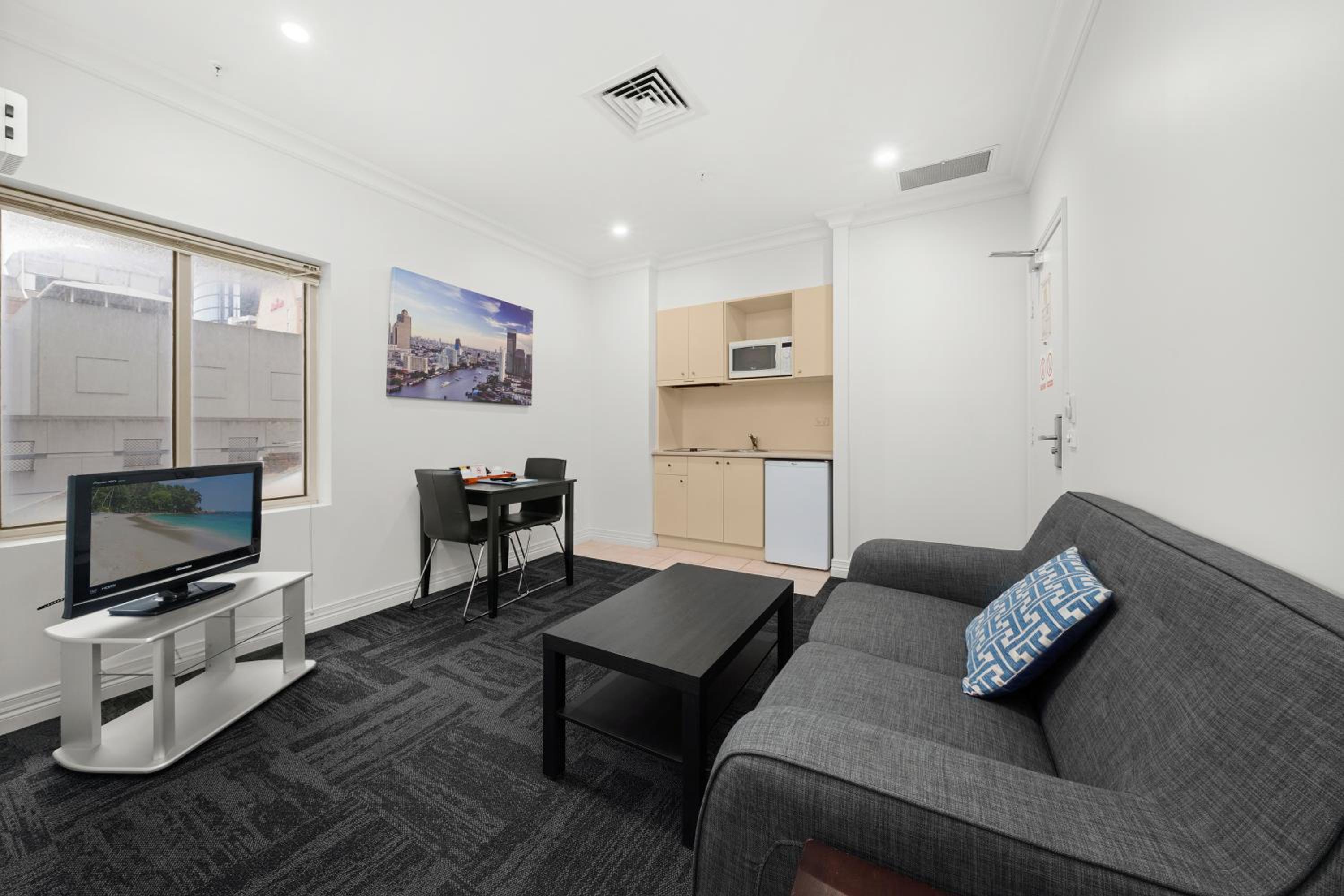 One Bedroom Standard Apartment - Photo 10