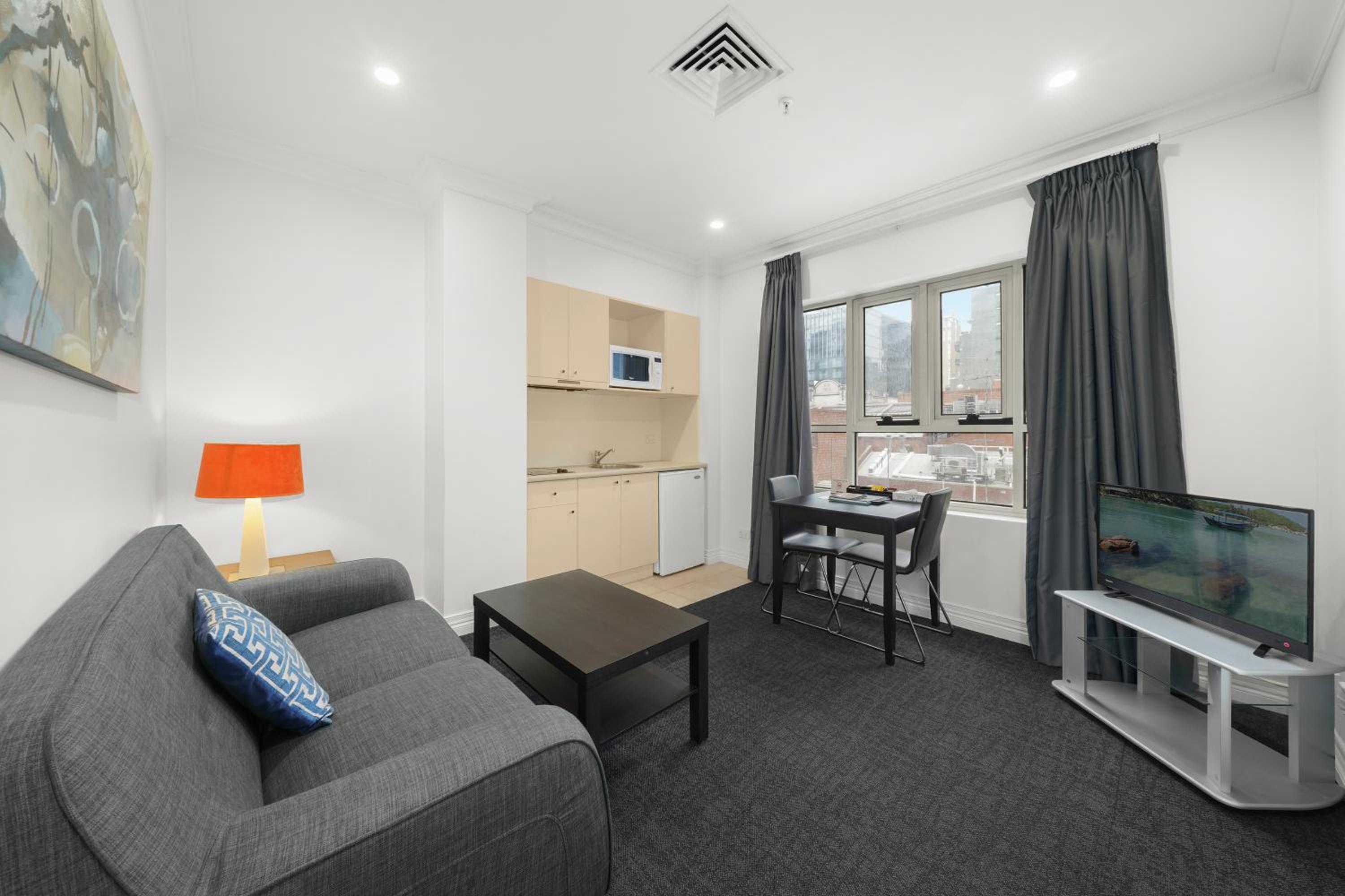 One Bedroom Standard Apartment - Photo 8