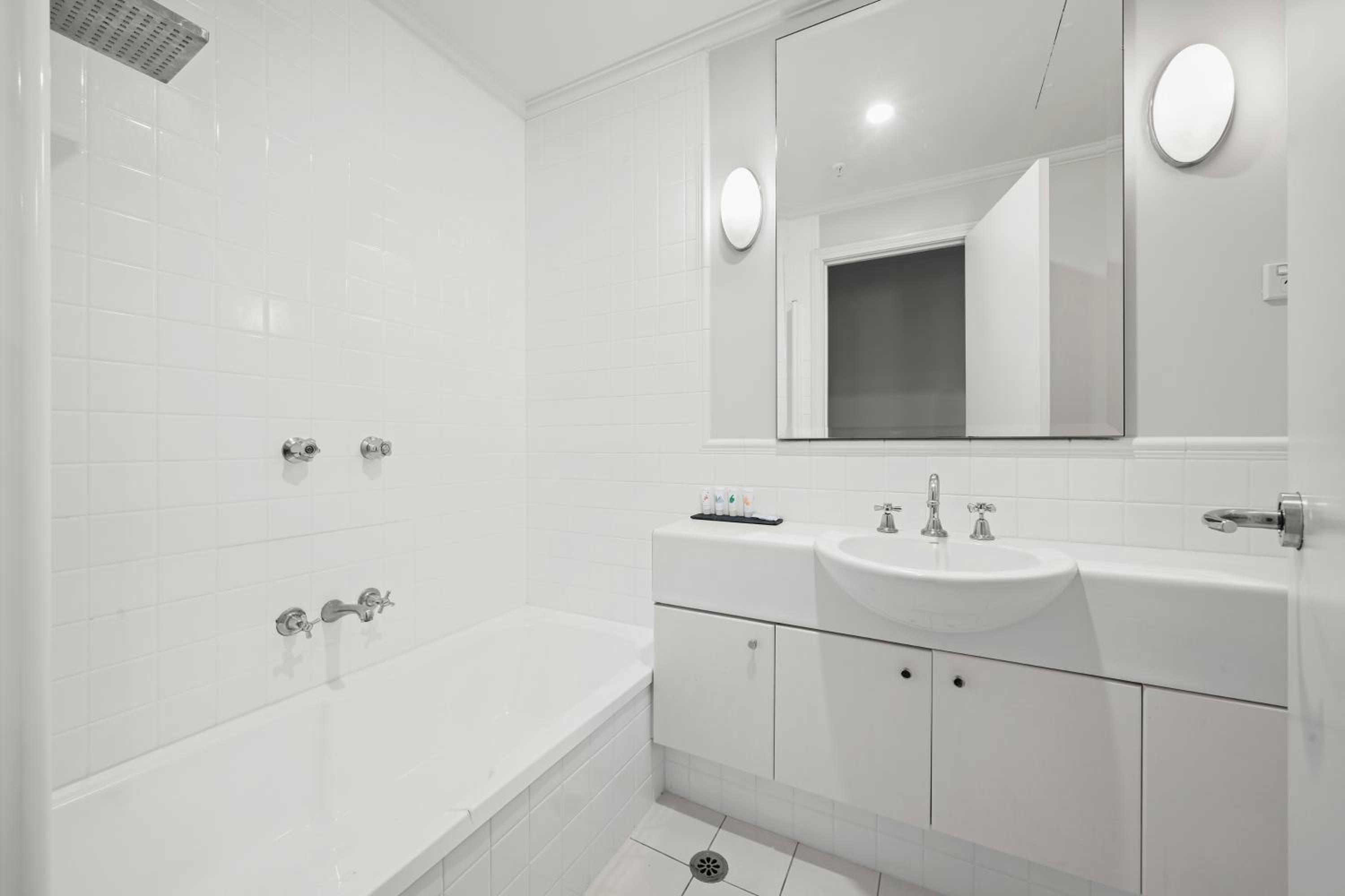 One Bedroom Standard Apartment - Photo 14