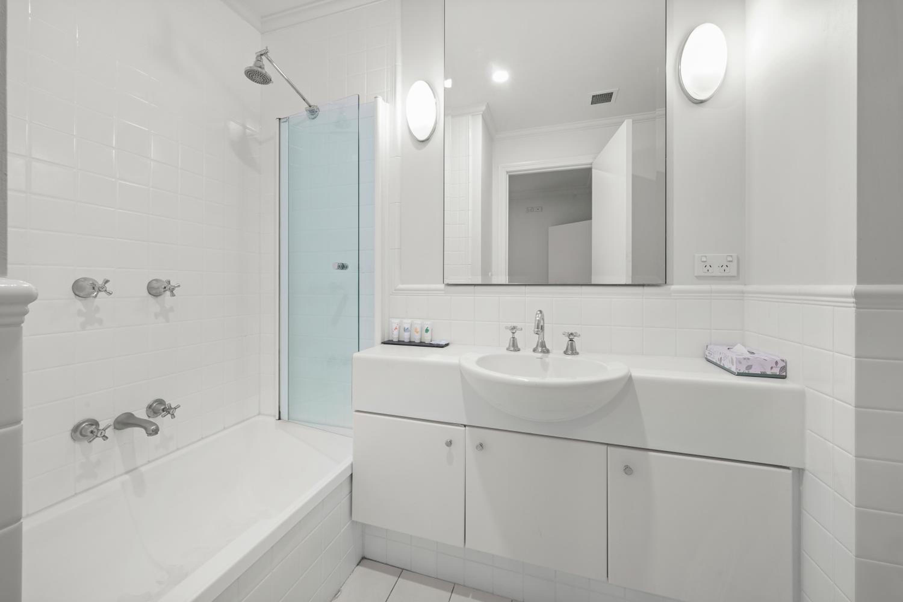 One Bedroom Standard Apartment - Photo 30
