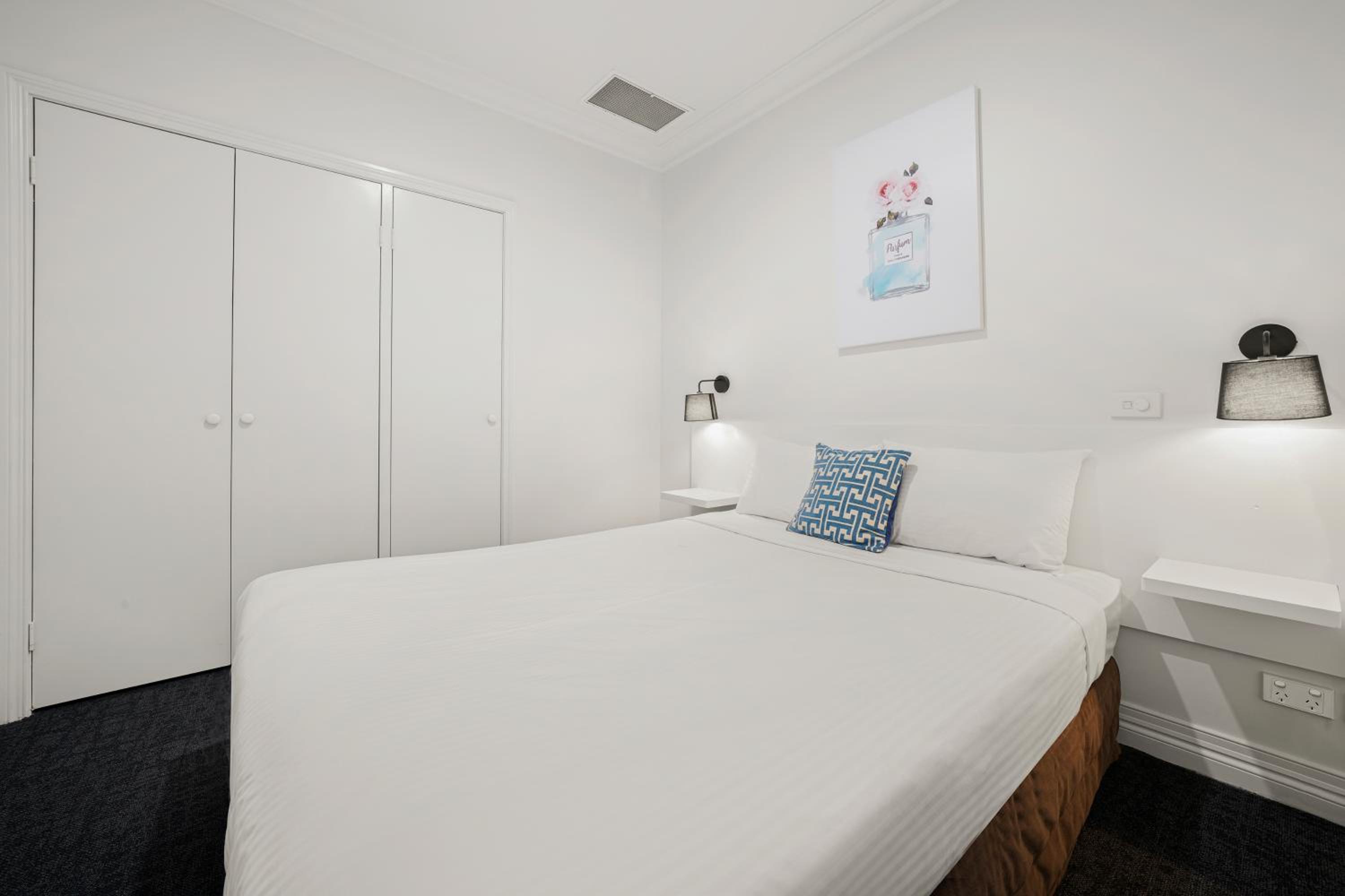 One Bedroom Standard Apartment - Photo 33