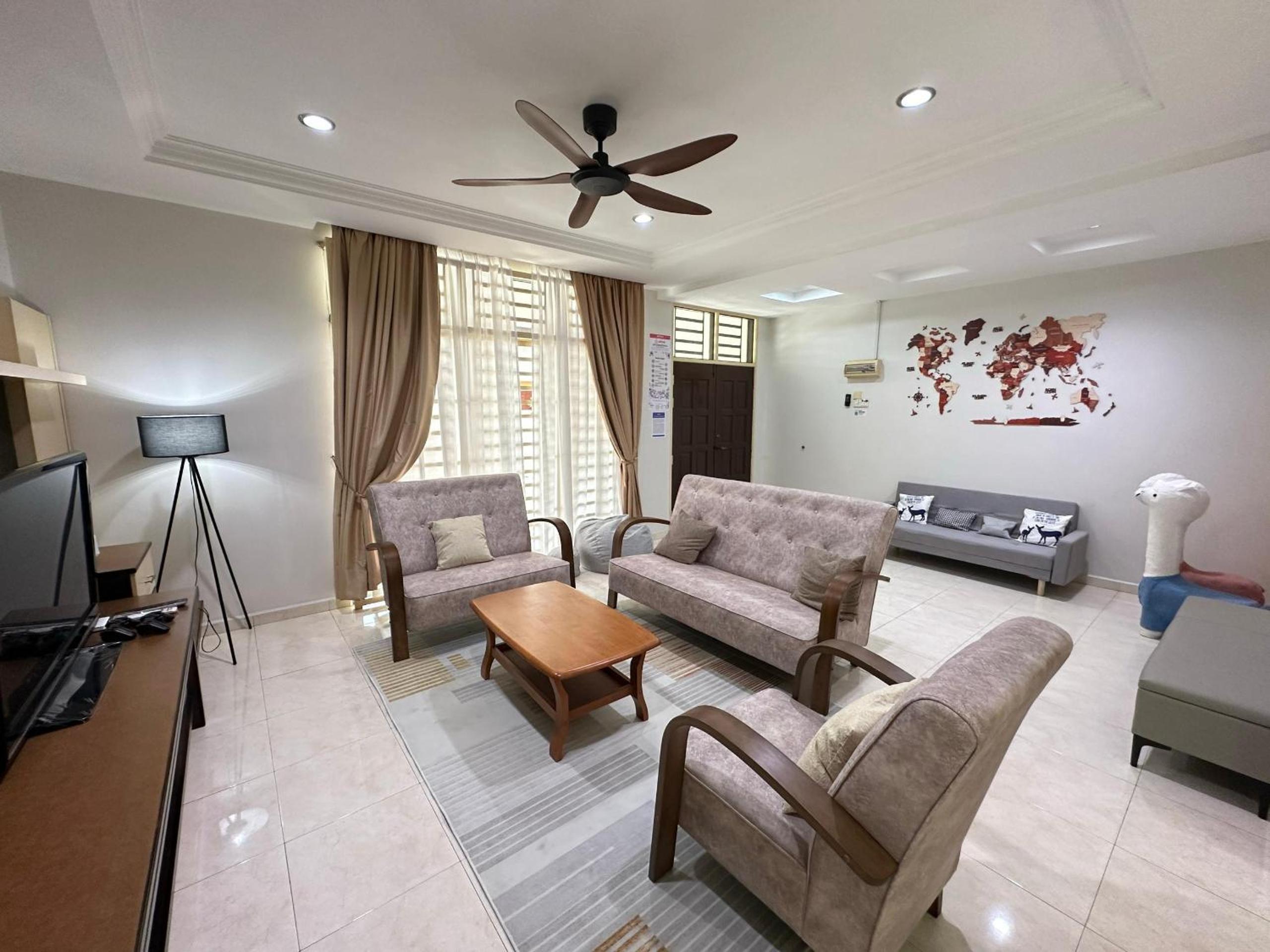 Four-Bedroom House photo 1