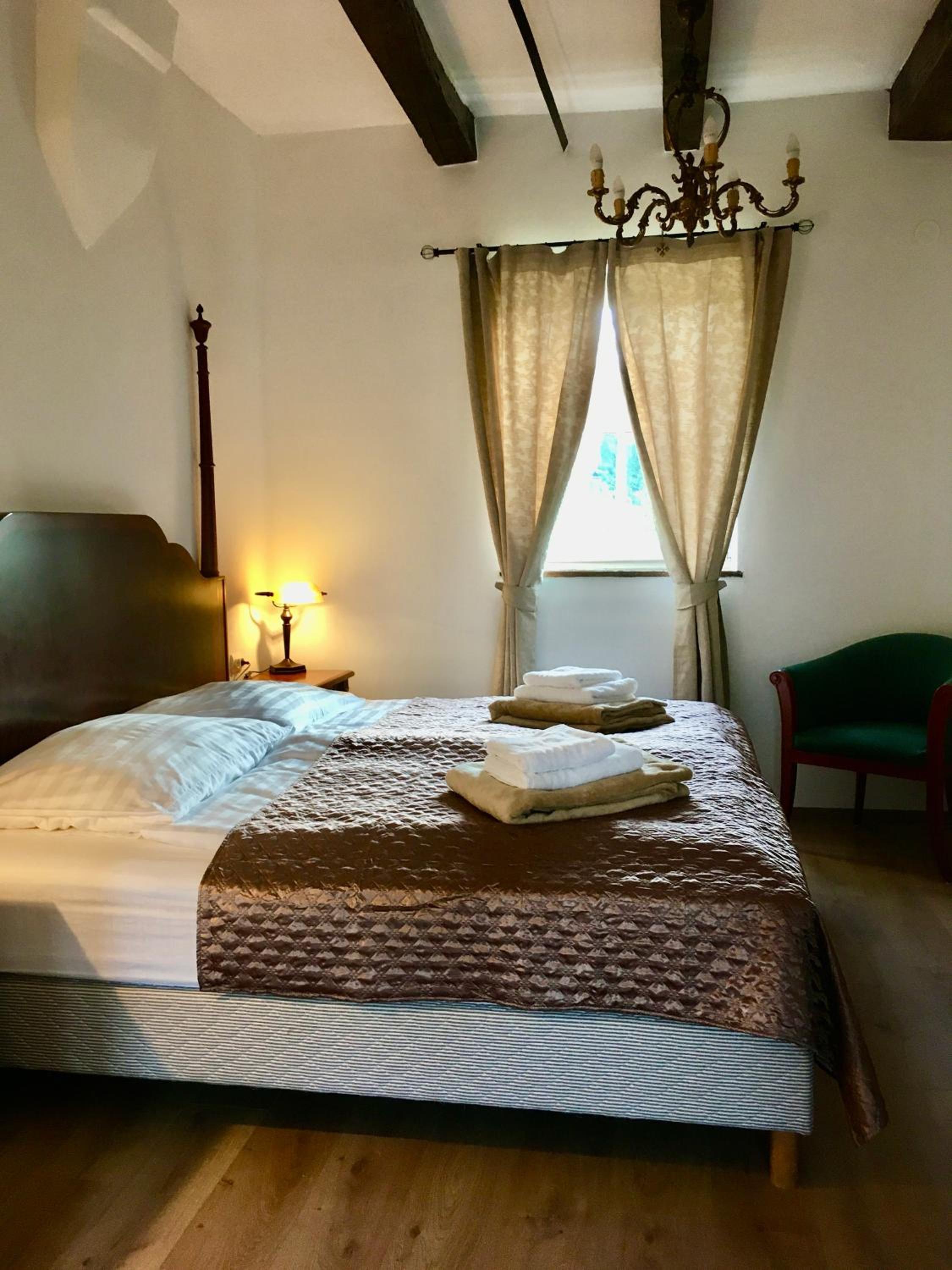 Quadruple Room with Bathroom - Photo 1