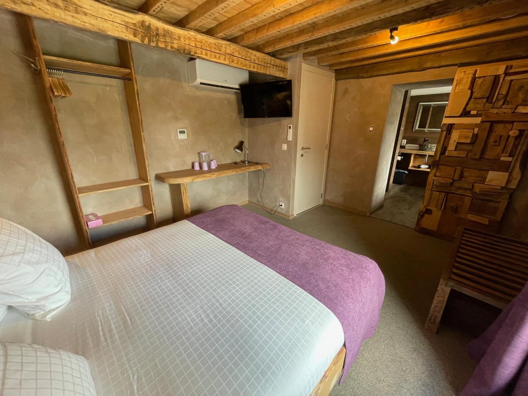 Double Room with Private Bathroom photo 2