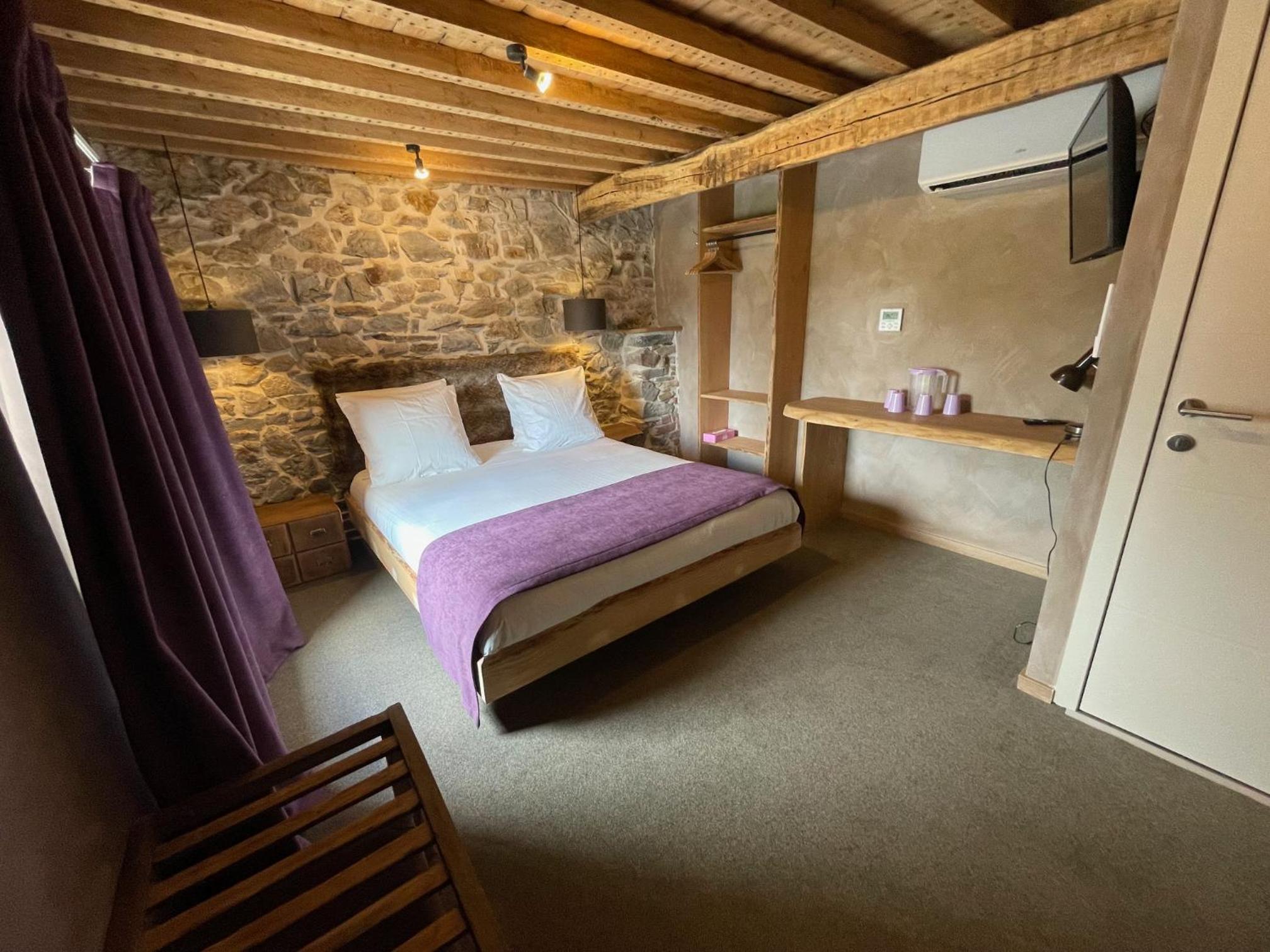 Double Room with Private Bathroom photo 1
