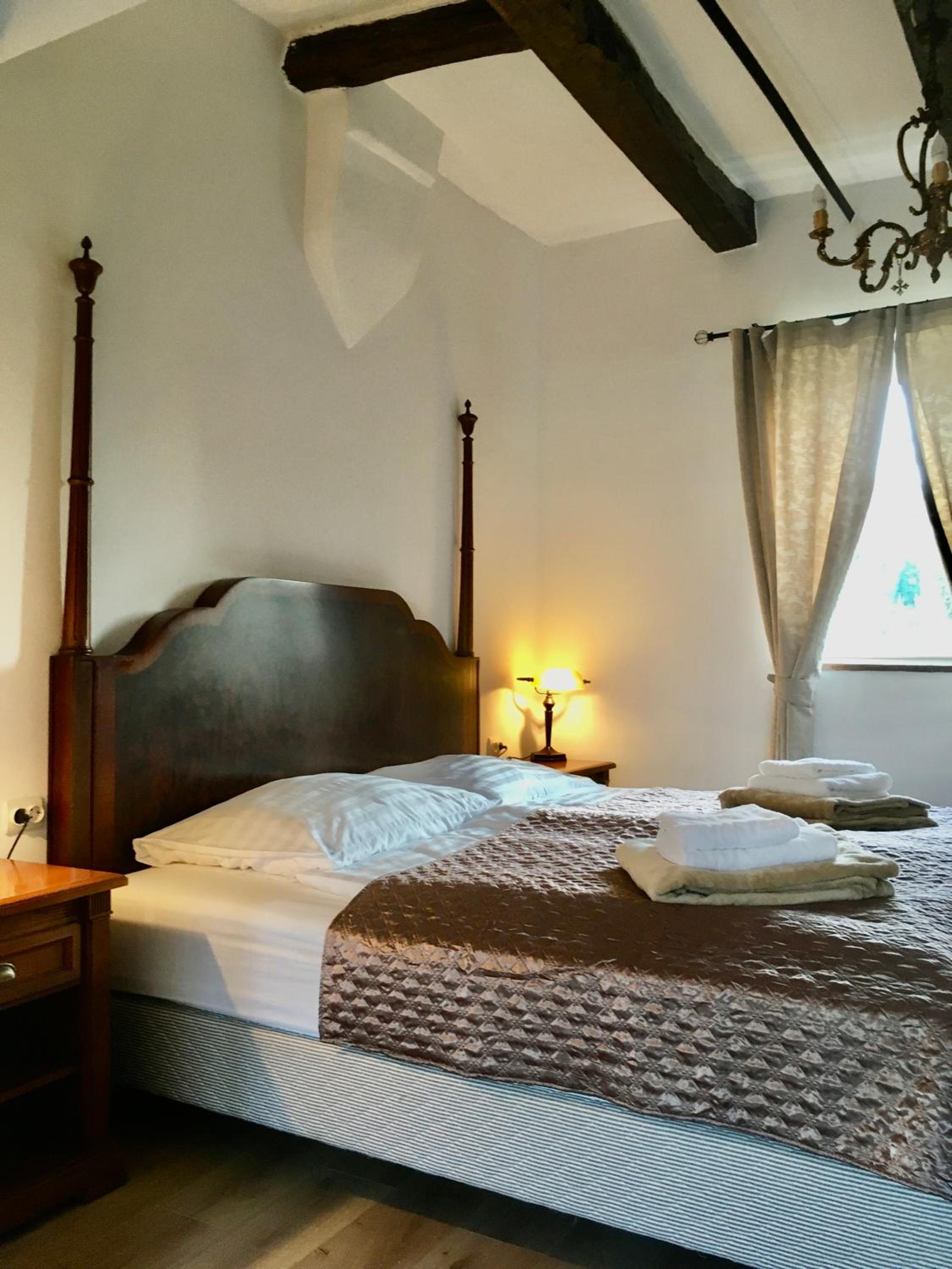 Quadruple Room with Bathroom - Photo 3