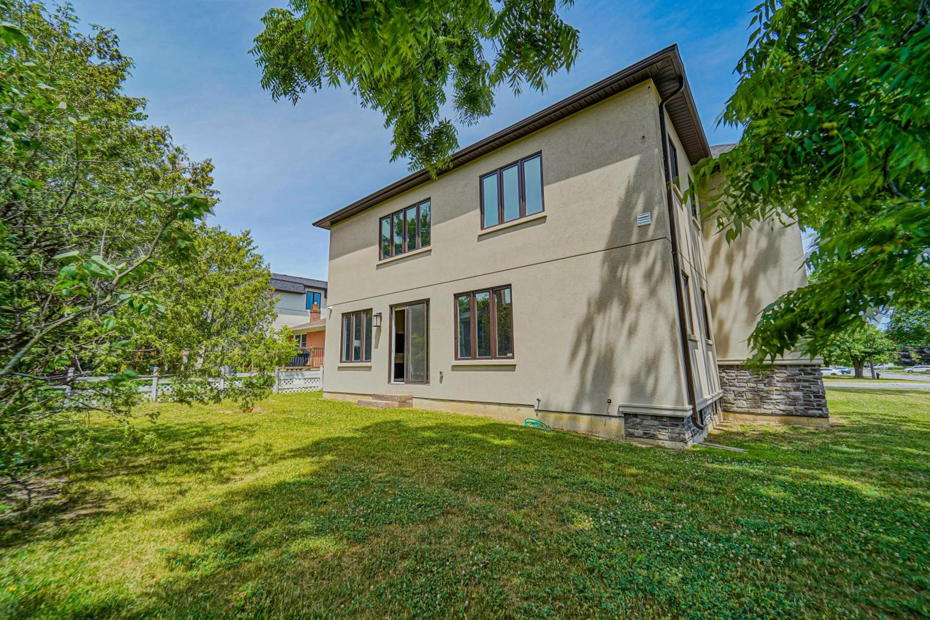 Villa photo 2