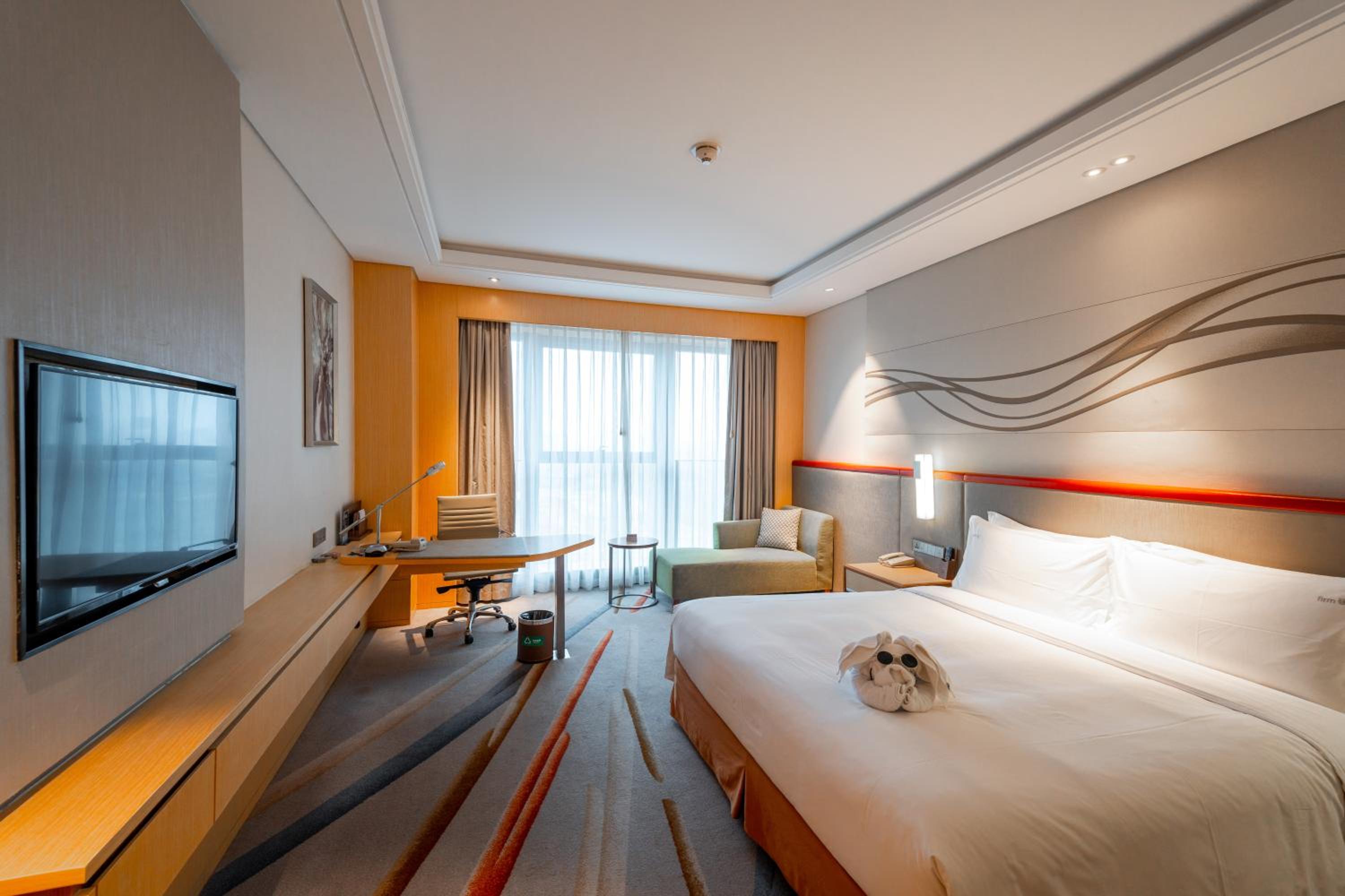 Standard King Room - High Floor photo 1
